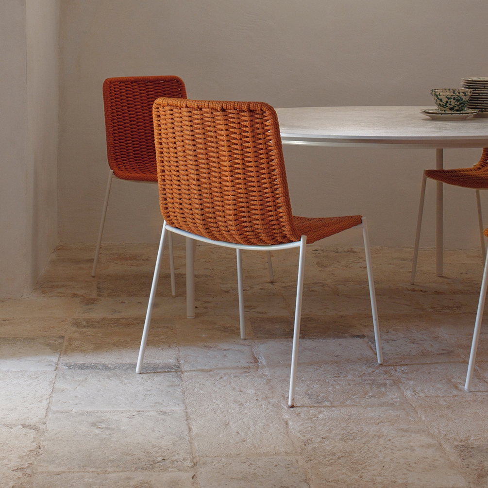 Kiti | Chair