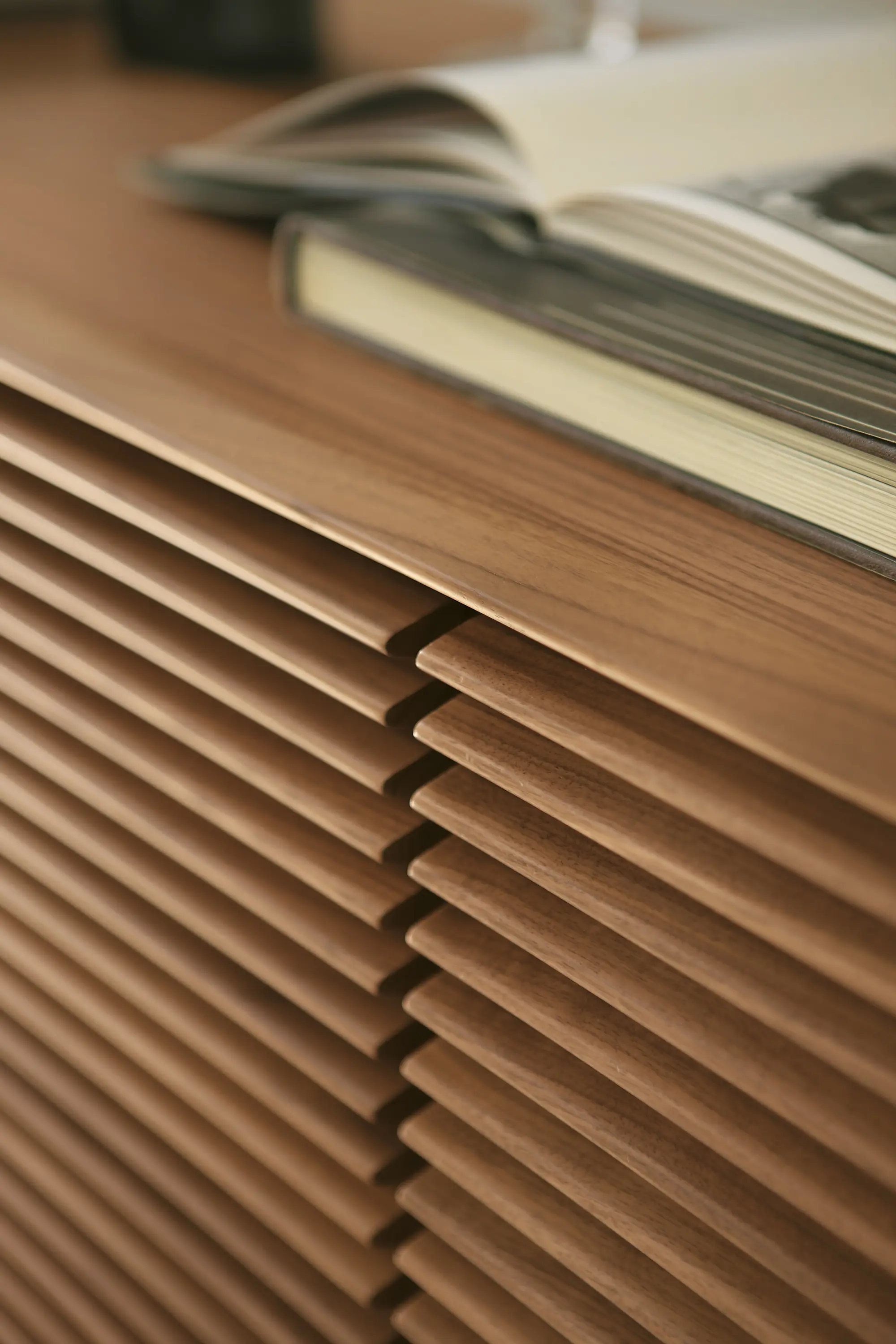 Porada - Riga comodino