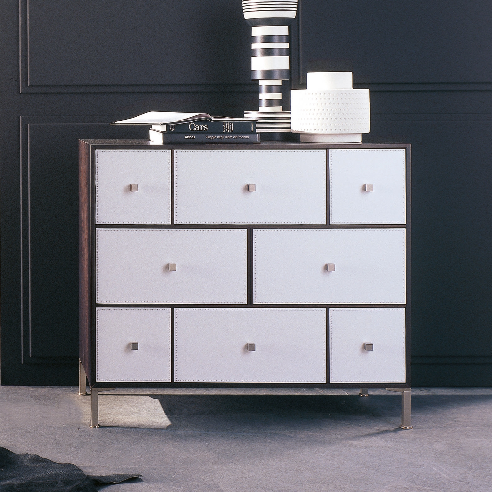 Display product Rucellai basso cuoio from manufacturer Porada
