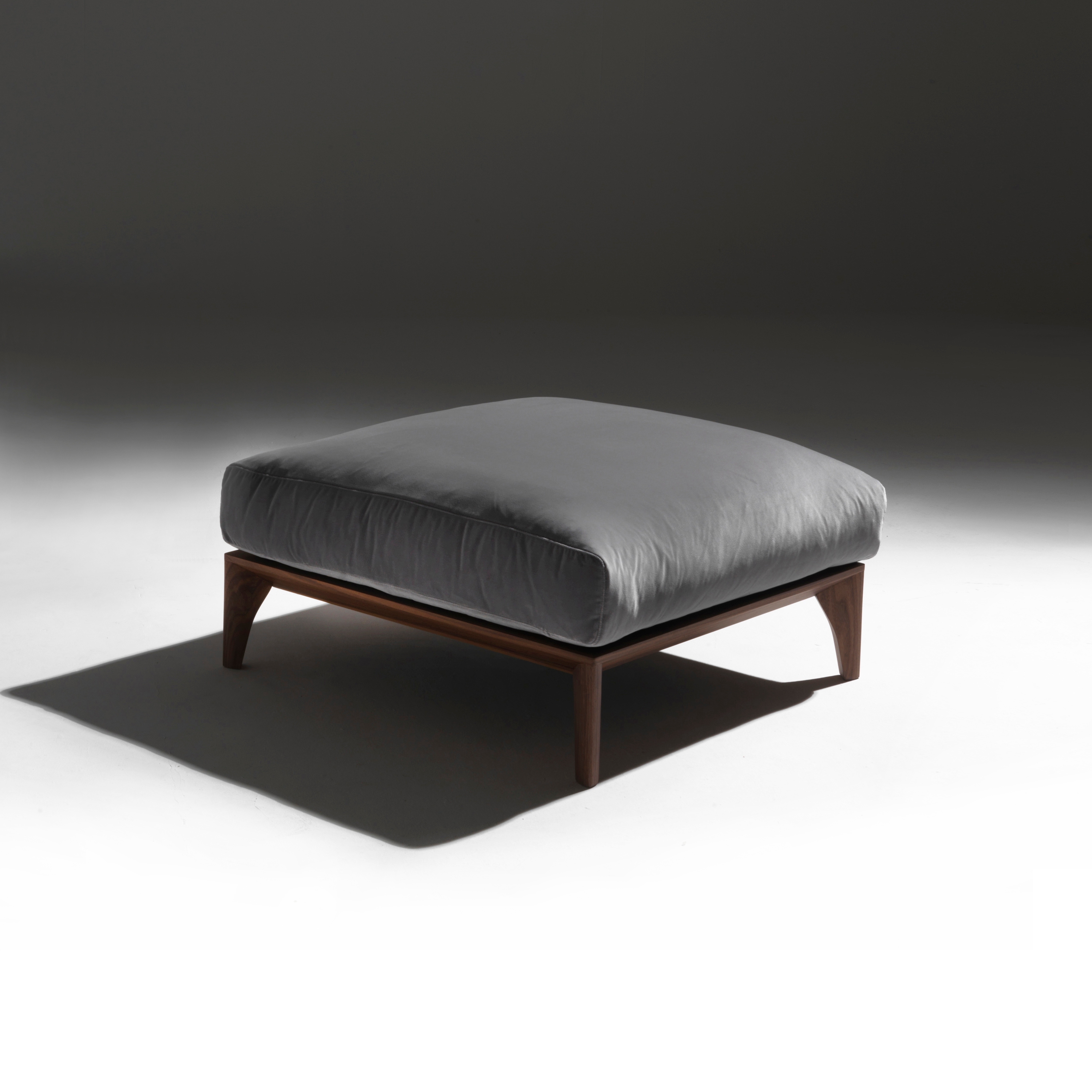 Display product Fellow pouf from manufacturer Porada