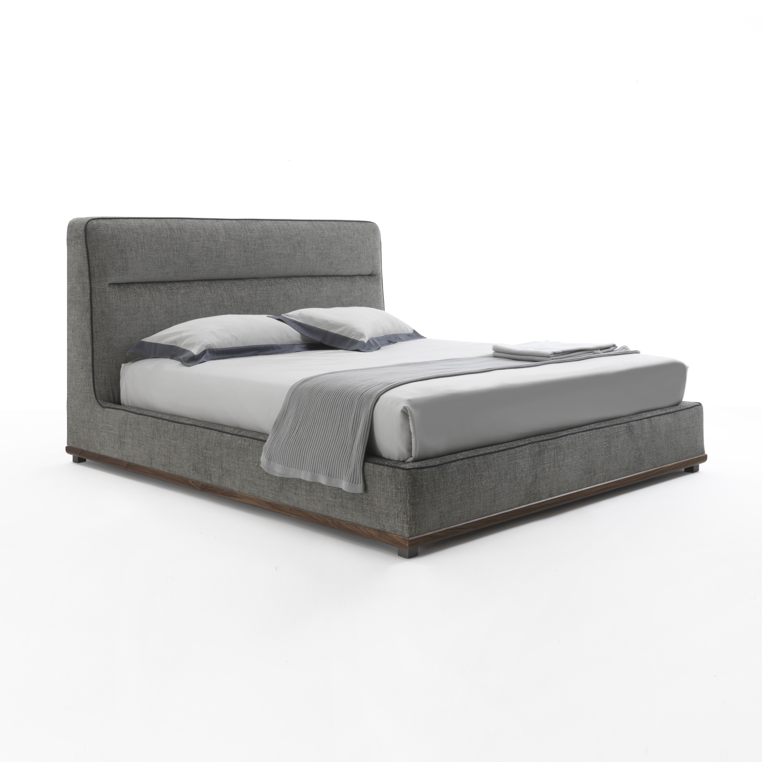 Display product Kirk bed from manufacturer Porada