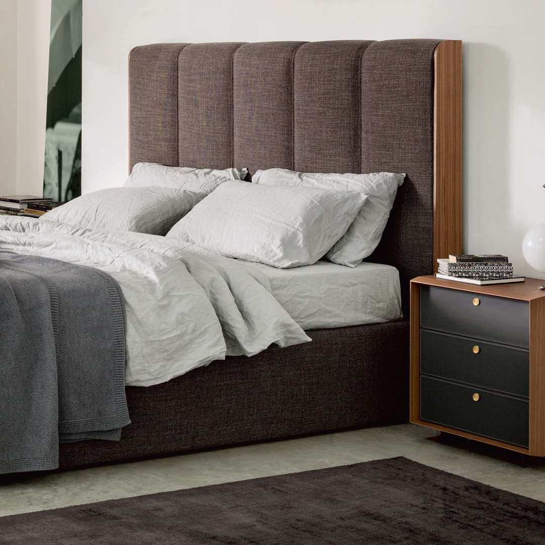 Display product Aida from manufacturer Porada