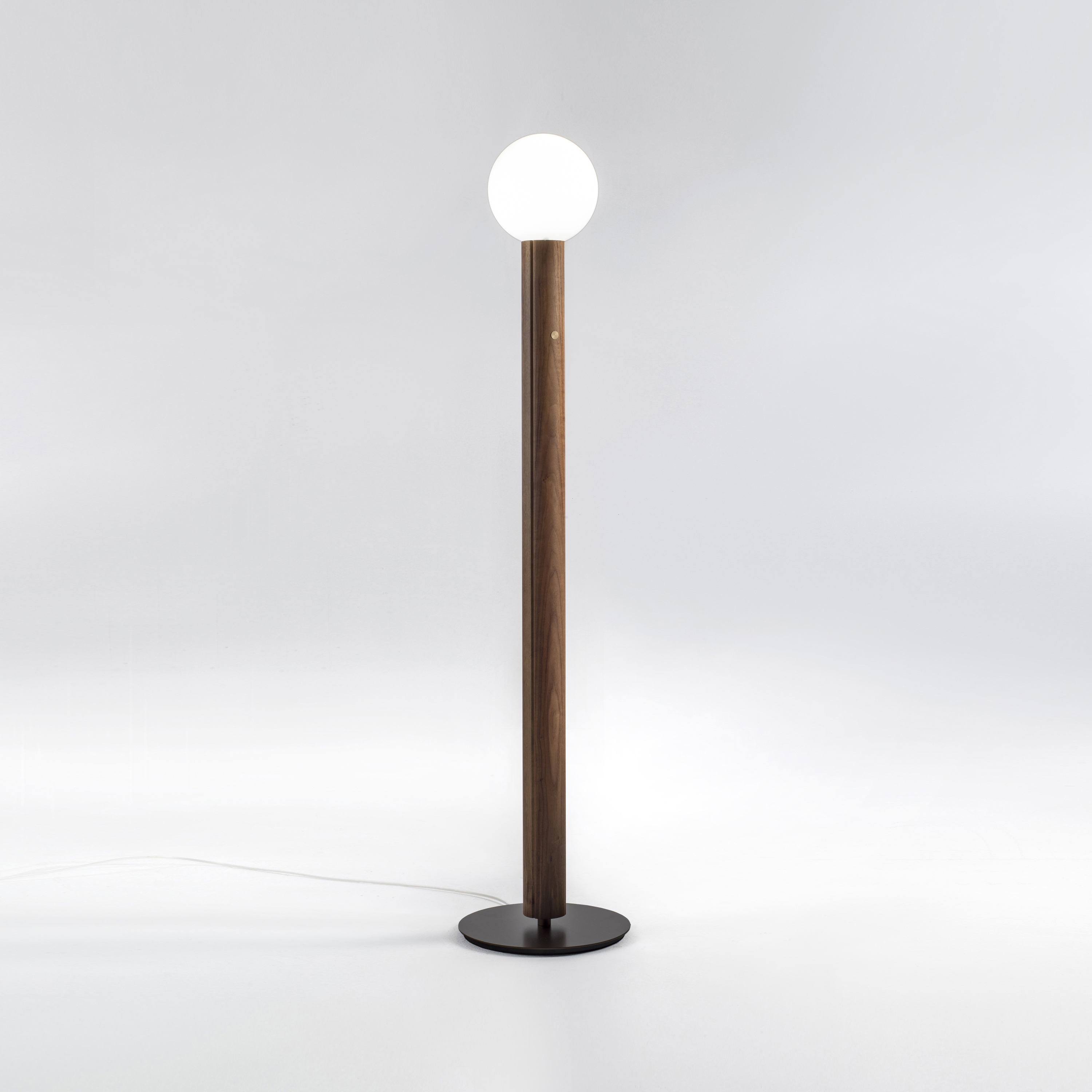 Produkt Lum 147 Lampada Da Terra des Herstellers Porada anzeigen