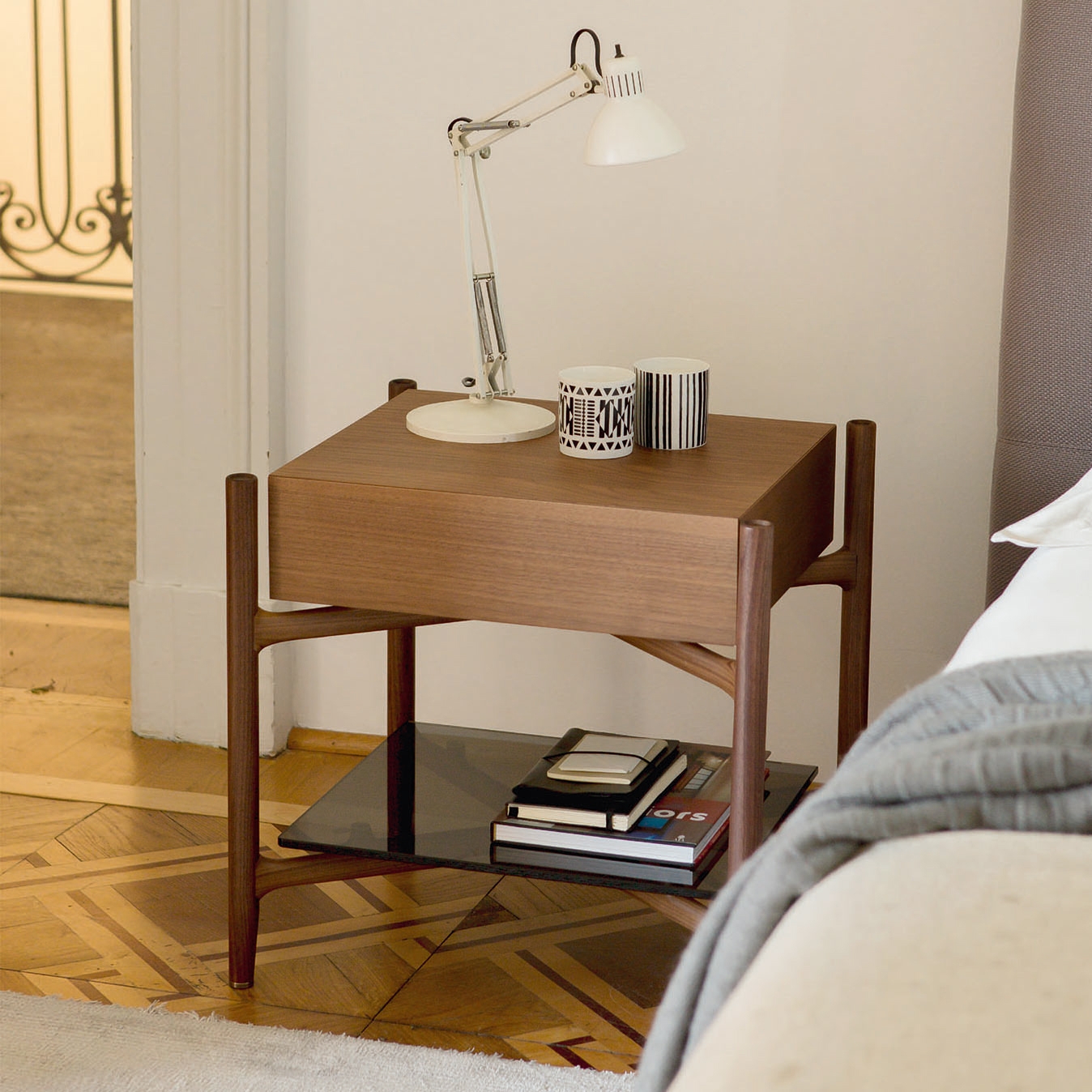Display product Regent 2 legno from manufacturer Porada