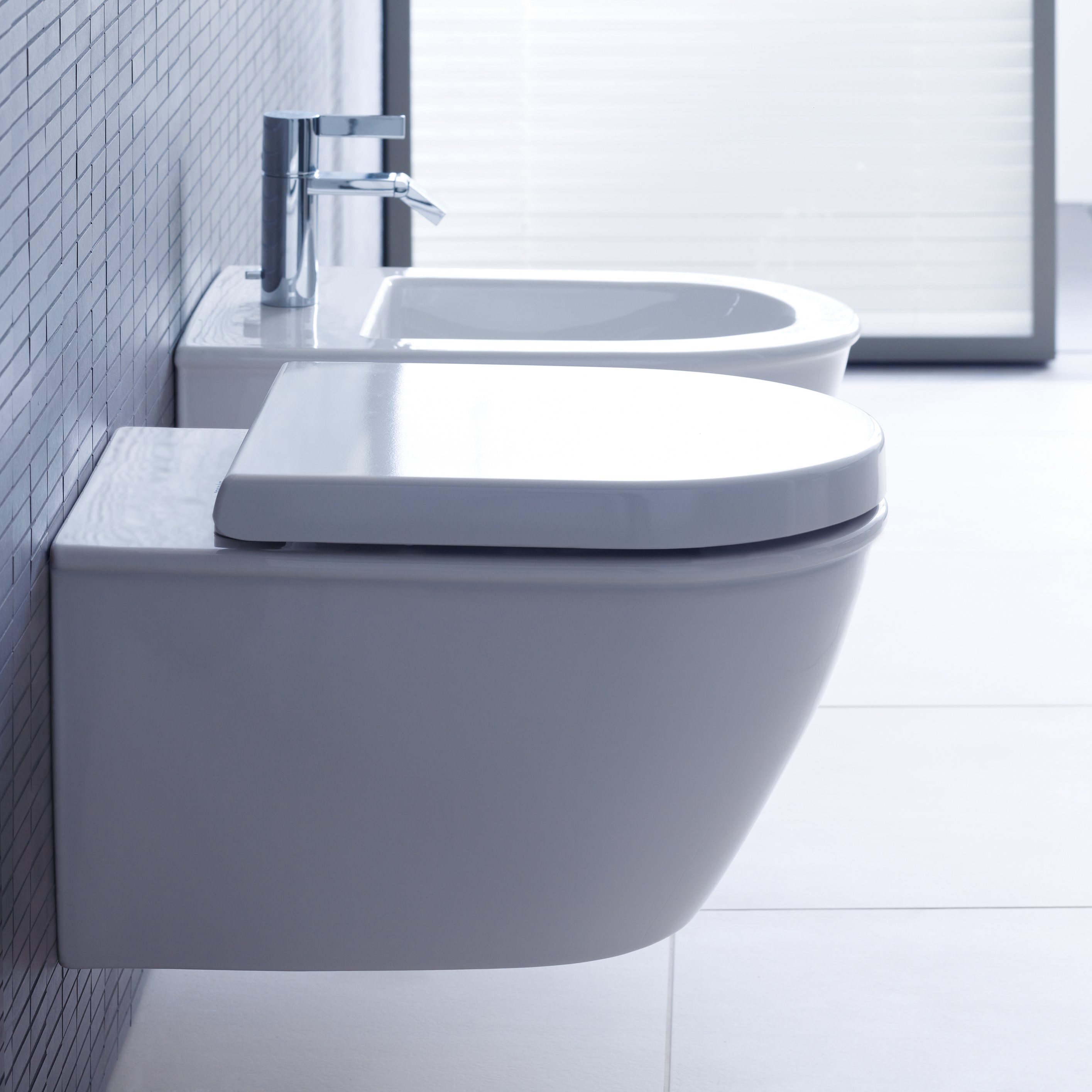 Display product Darling New wall-mounted toilet from manufacturer DURAVIT