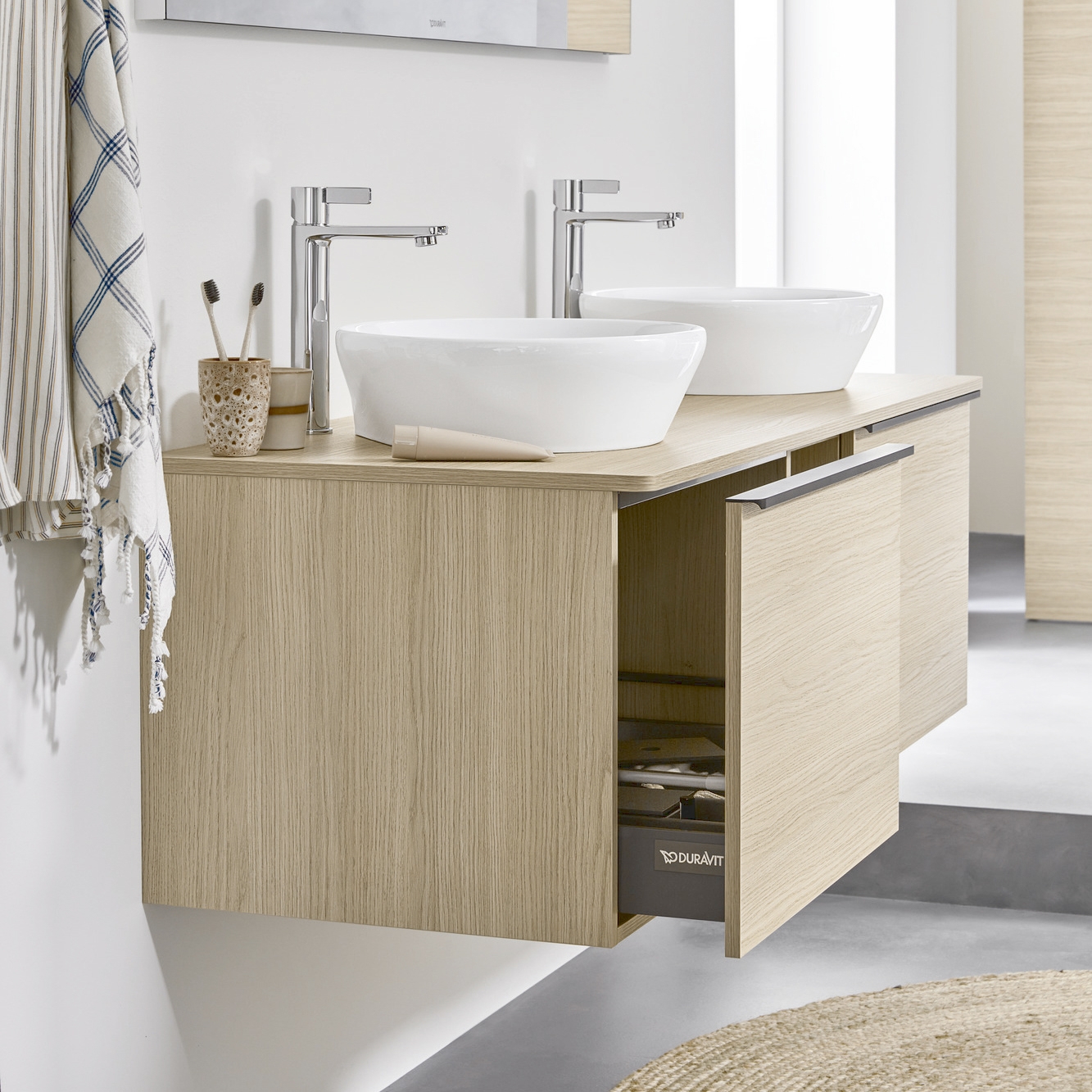 Mostra il prodotto D-Neo - Vanity unit wall-mounted del produttore DURAVIT