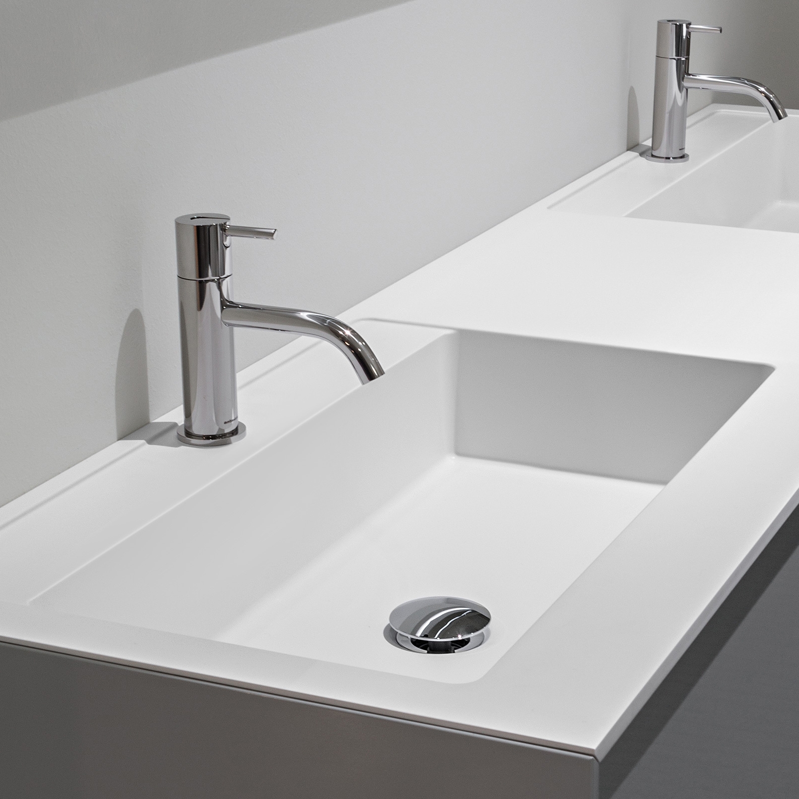 Display product Basico from manufacturer antoniolupi