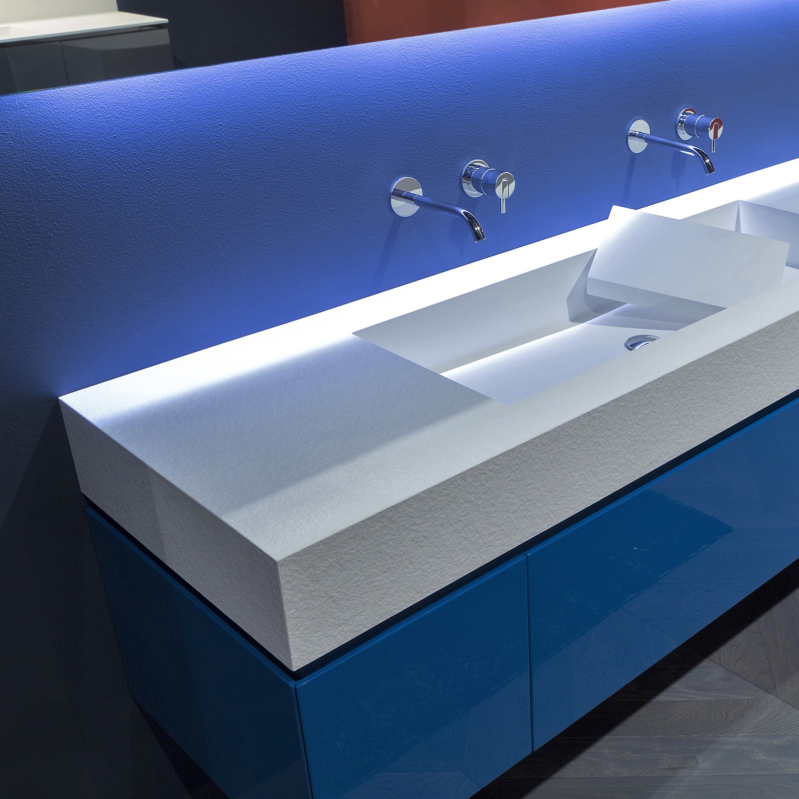 Display product Podio from manufacturer antoniolupi