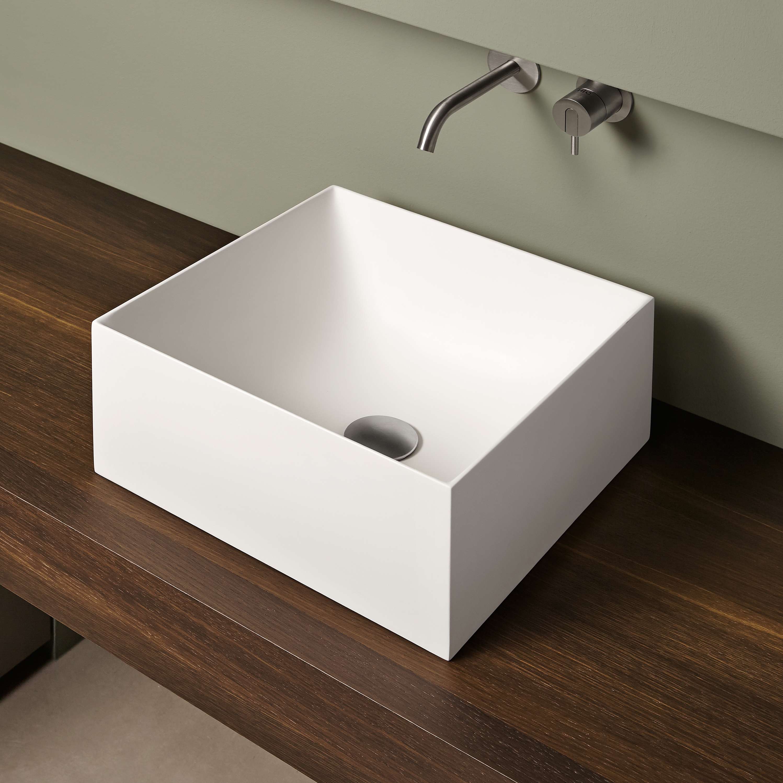 Display product Stratos from manufacturer antoniolupi