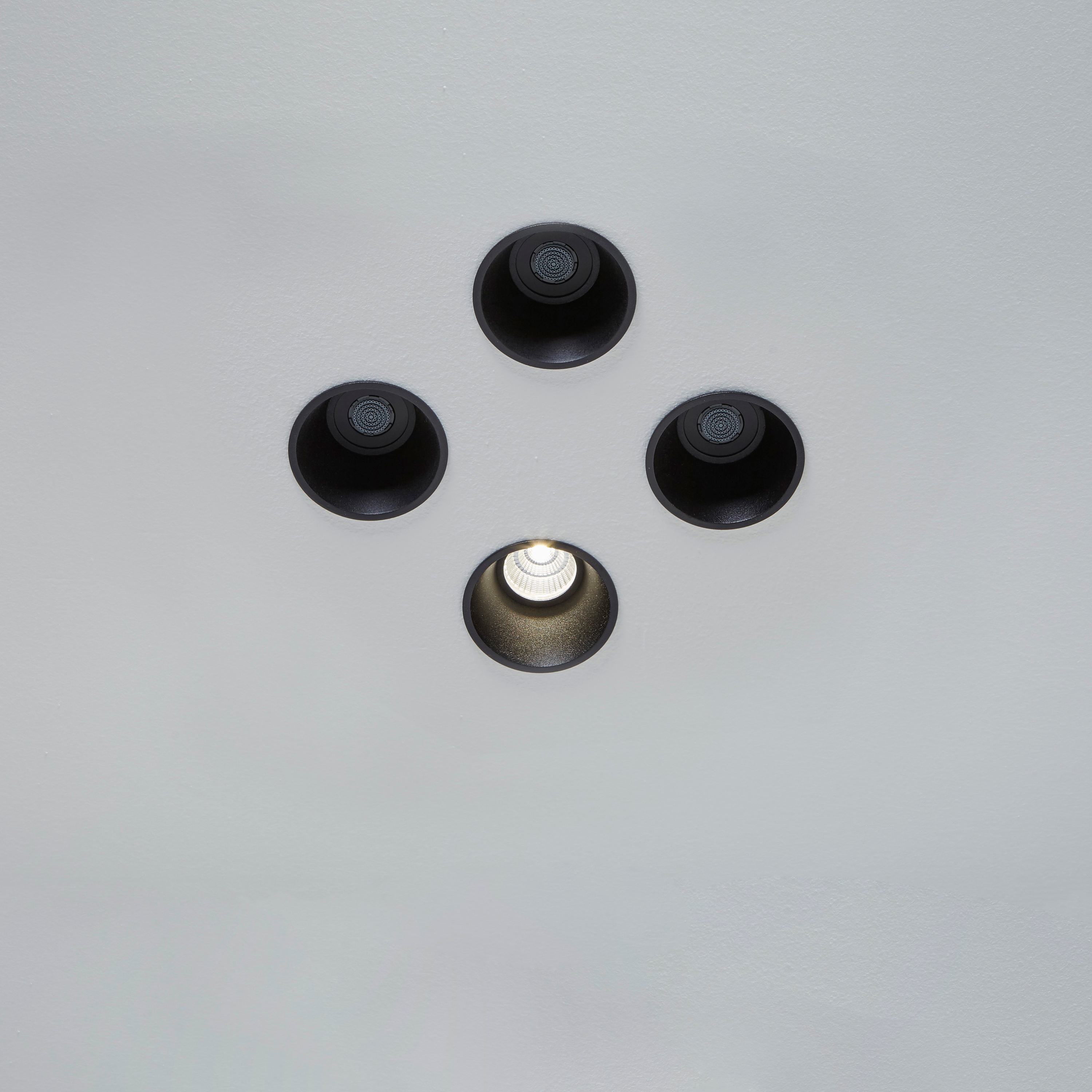 Display product Zenit from manufacturer antoniolupi