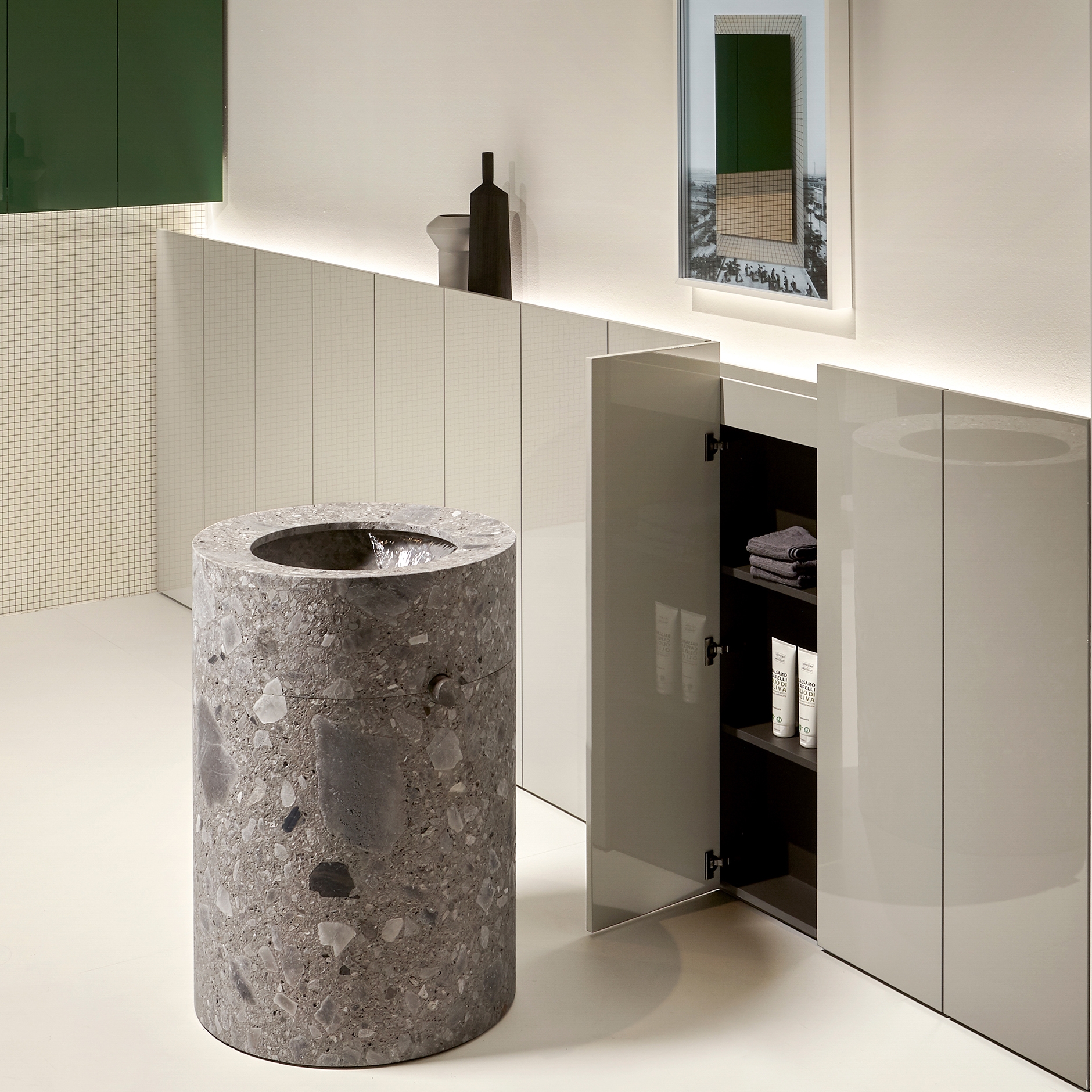 Display product Anima Liquida Mobili from manufacturer antoniolupi