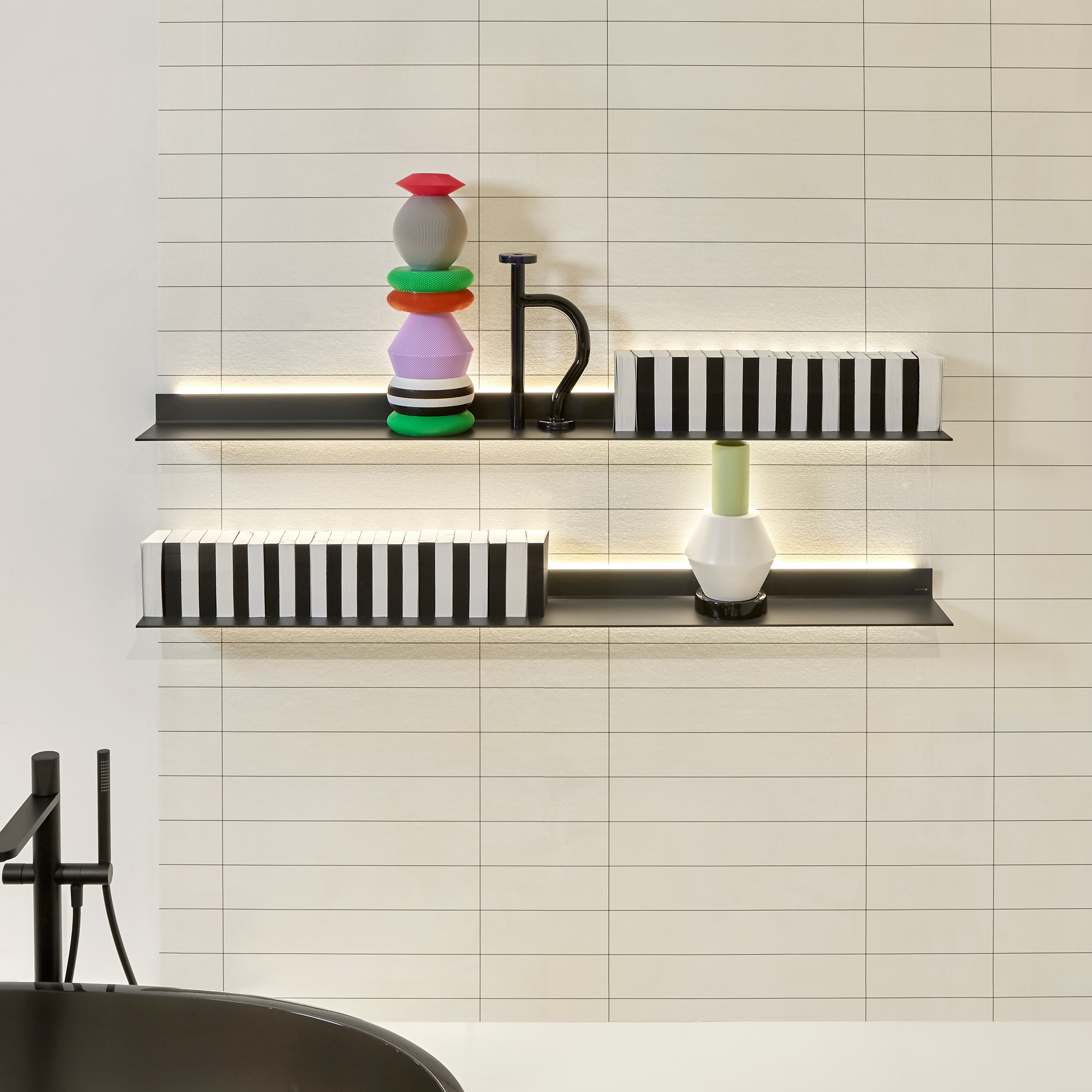 Display product Tekna from manufacturer antoniolupi