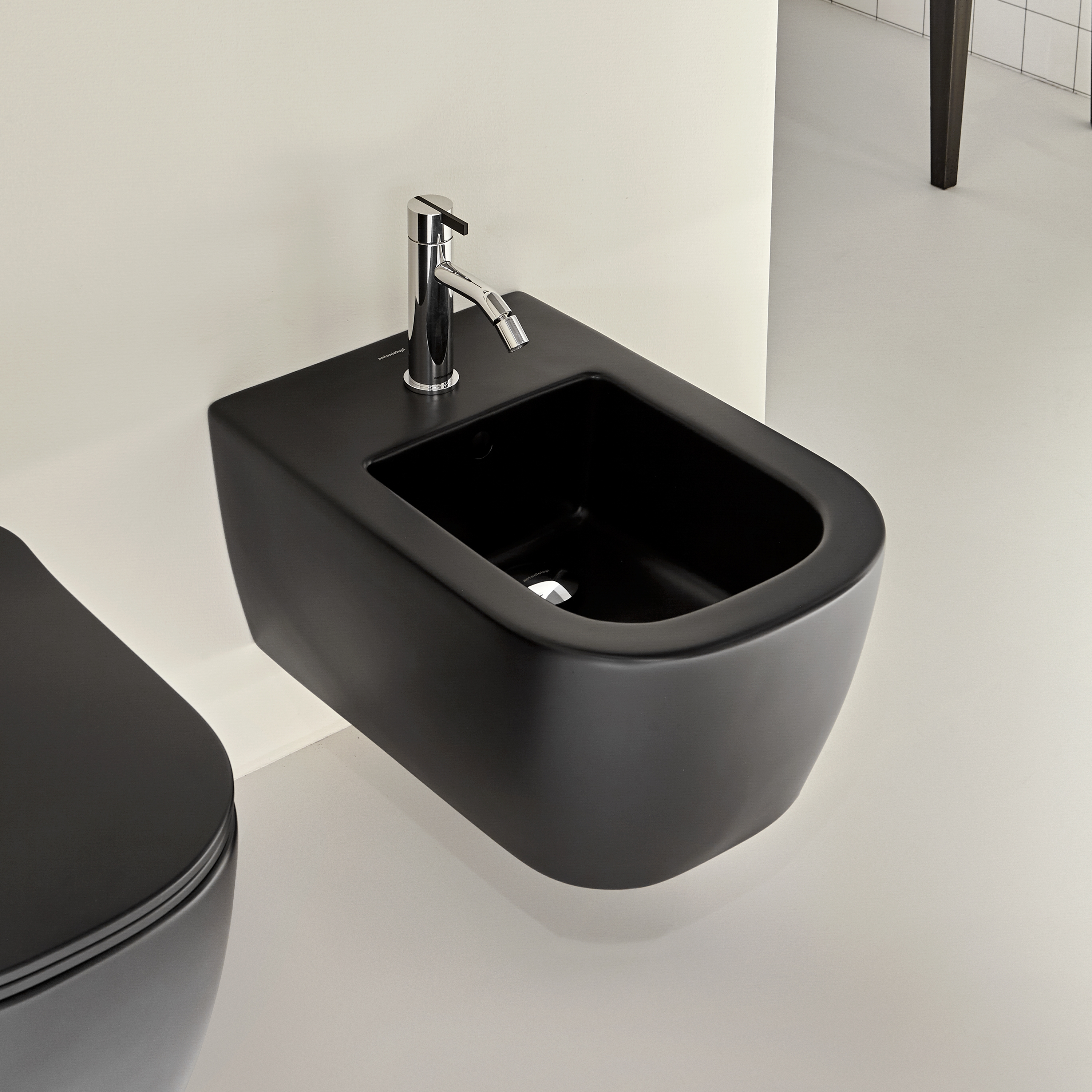 Display product Komodo from manufacturer antoniolupi