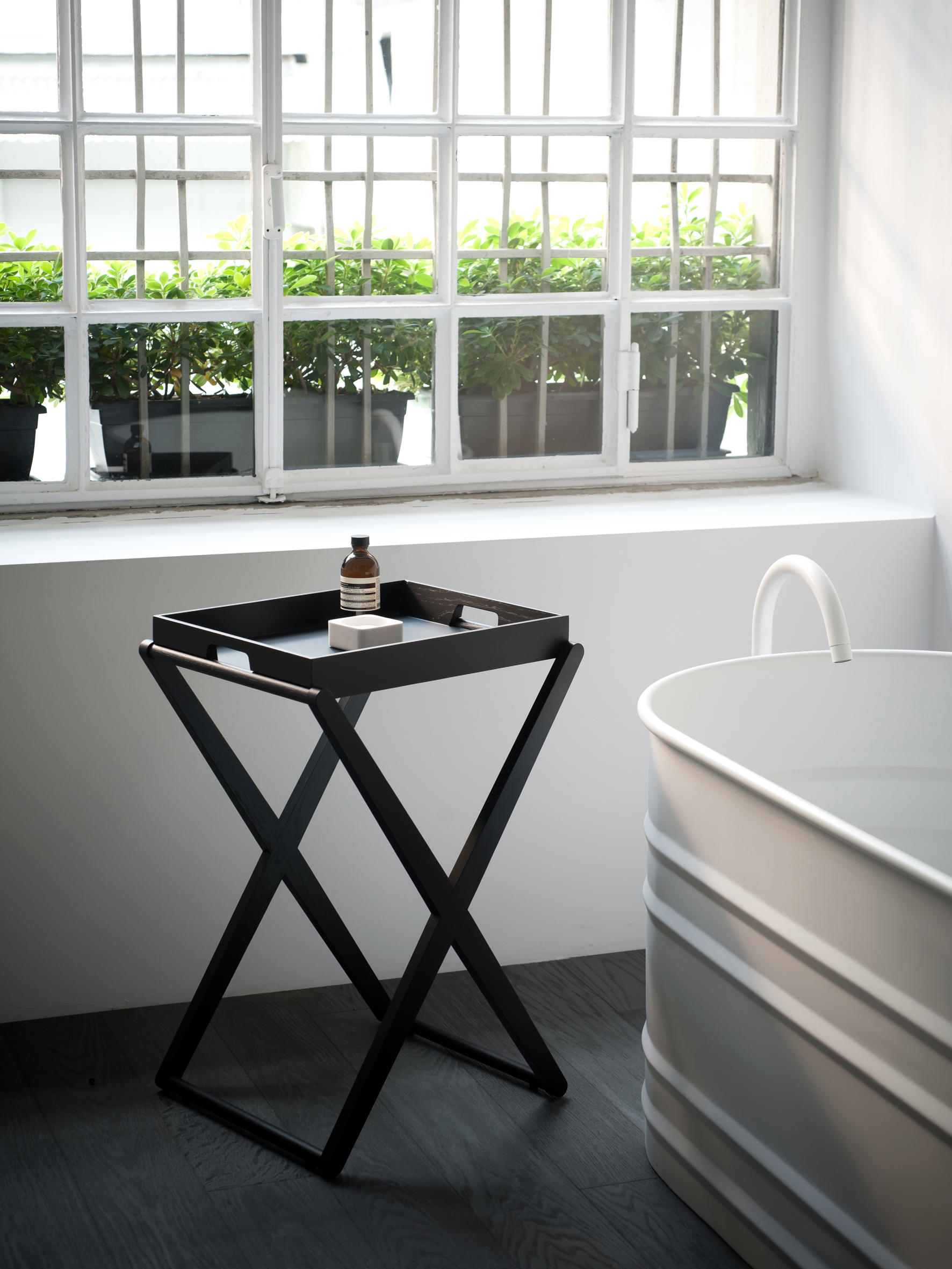 Display product X from manufacturer Agape