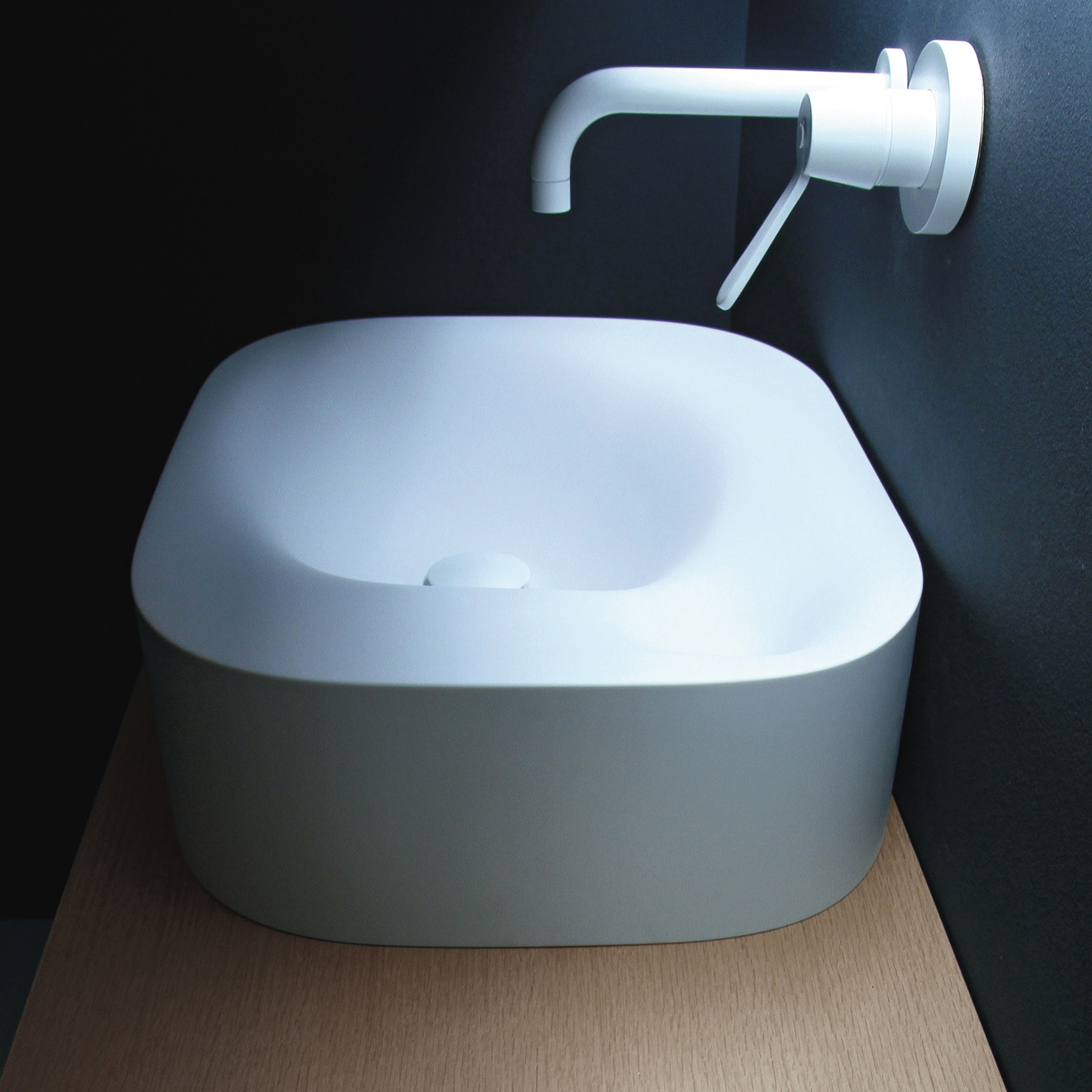 Display product Nivis from manufacturer Agape