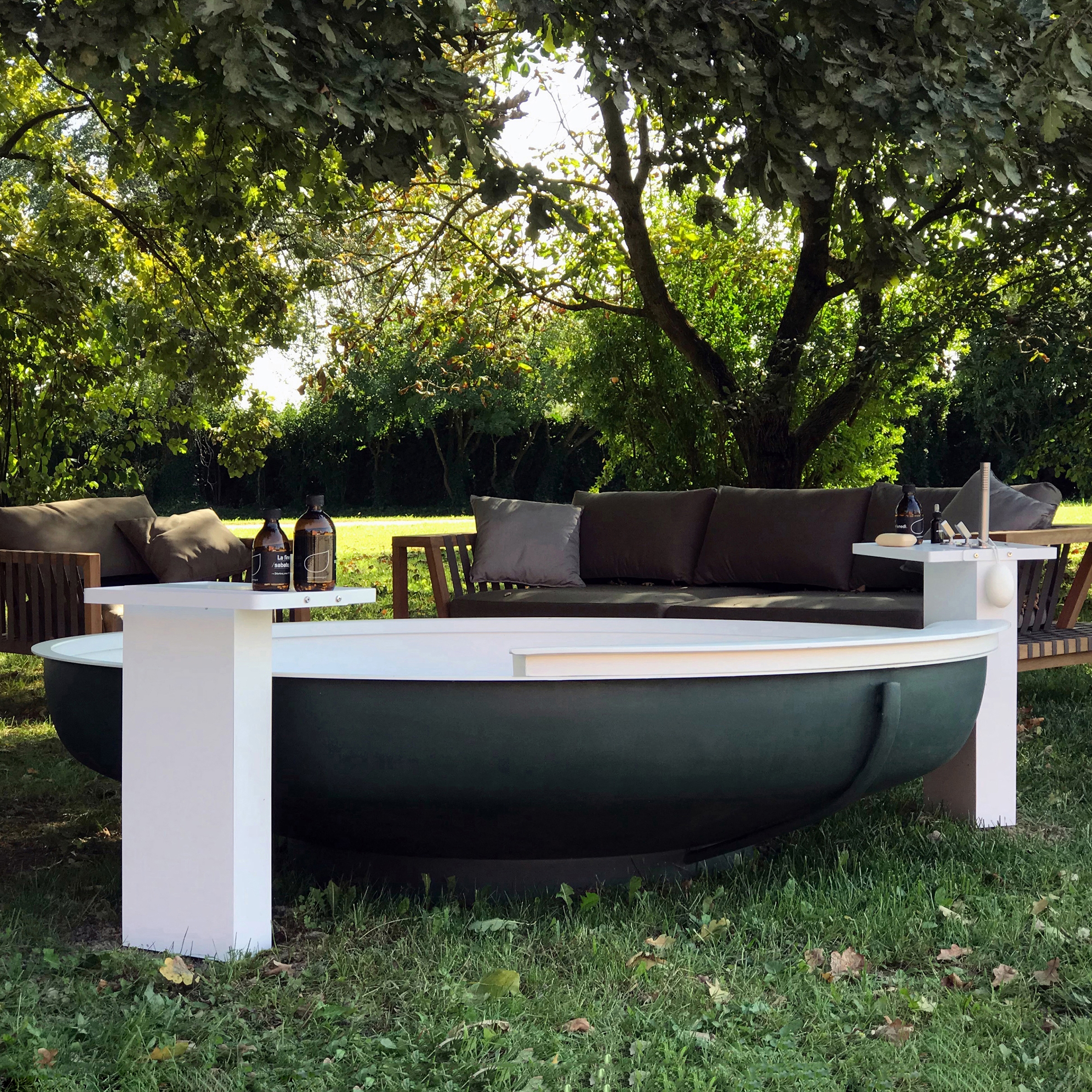 Produkt Ufo Outdoor des Herstellers Agape anzeigen