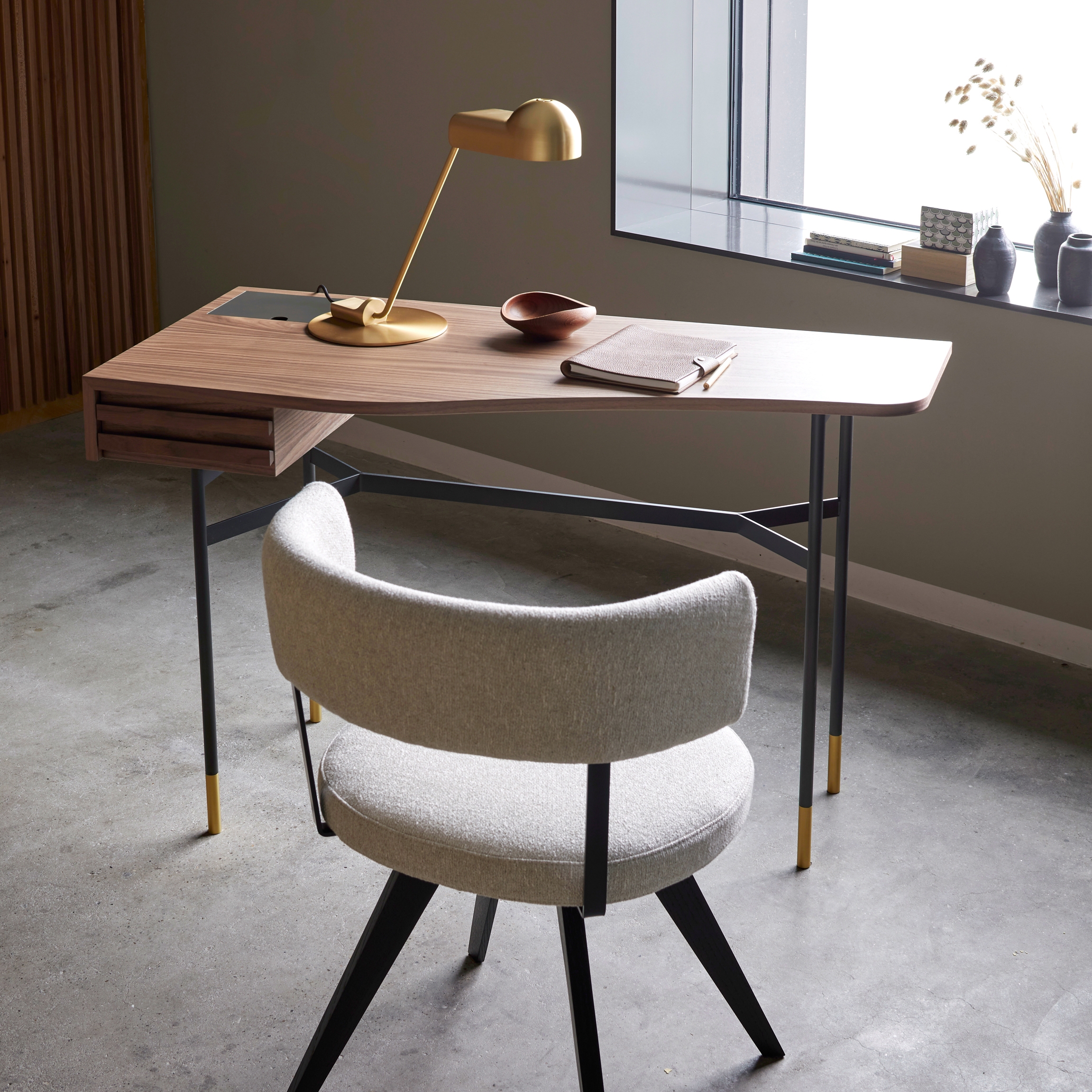 WRITING DESK