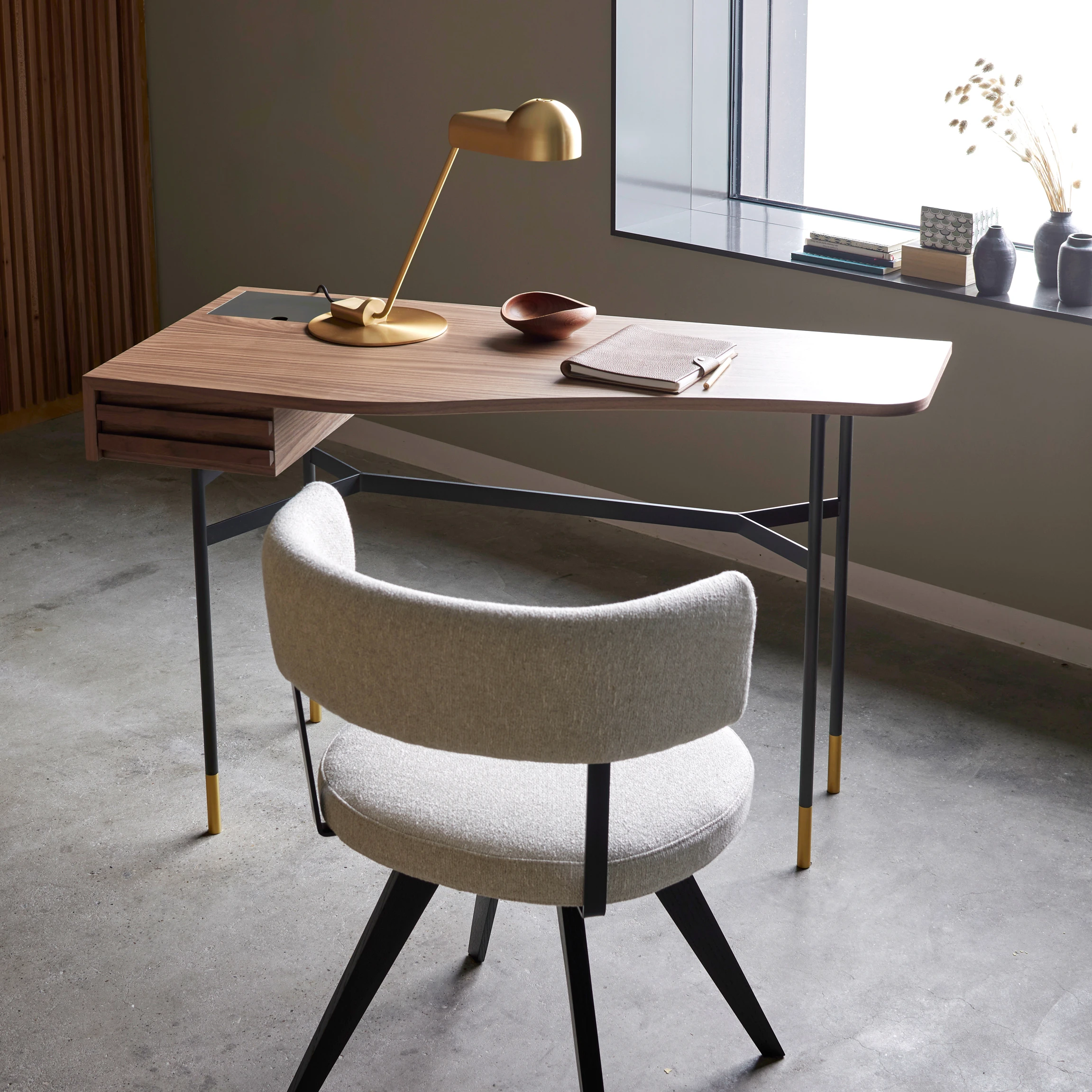 WRITING DESK