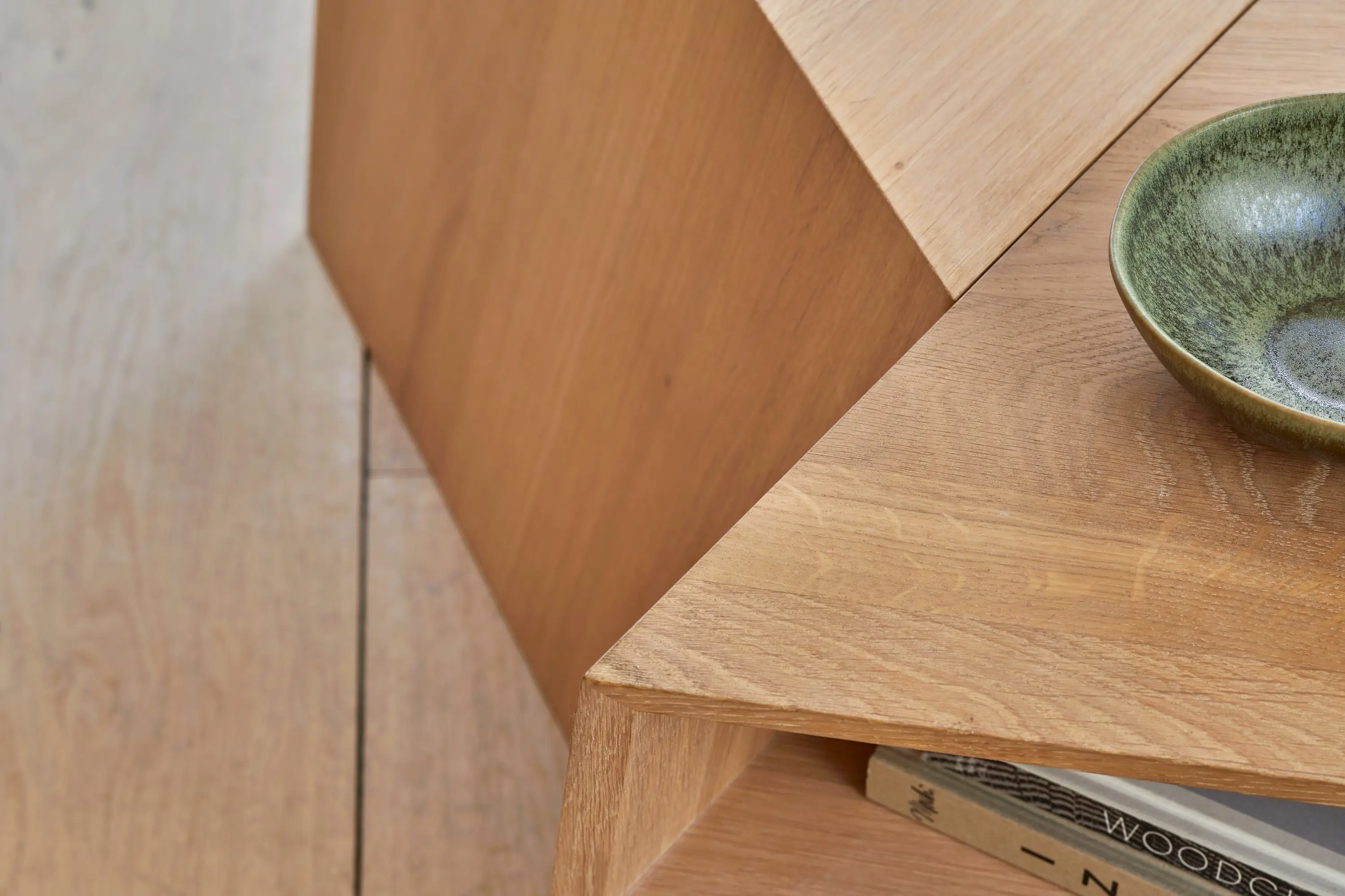 more - Varan | side table