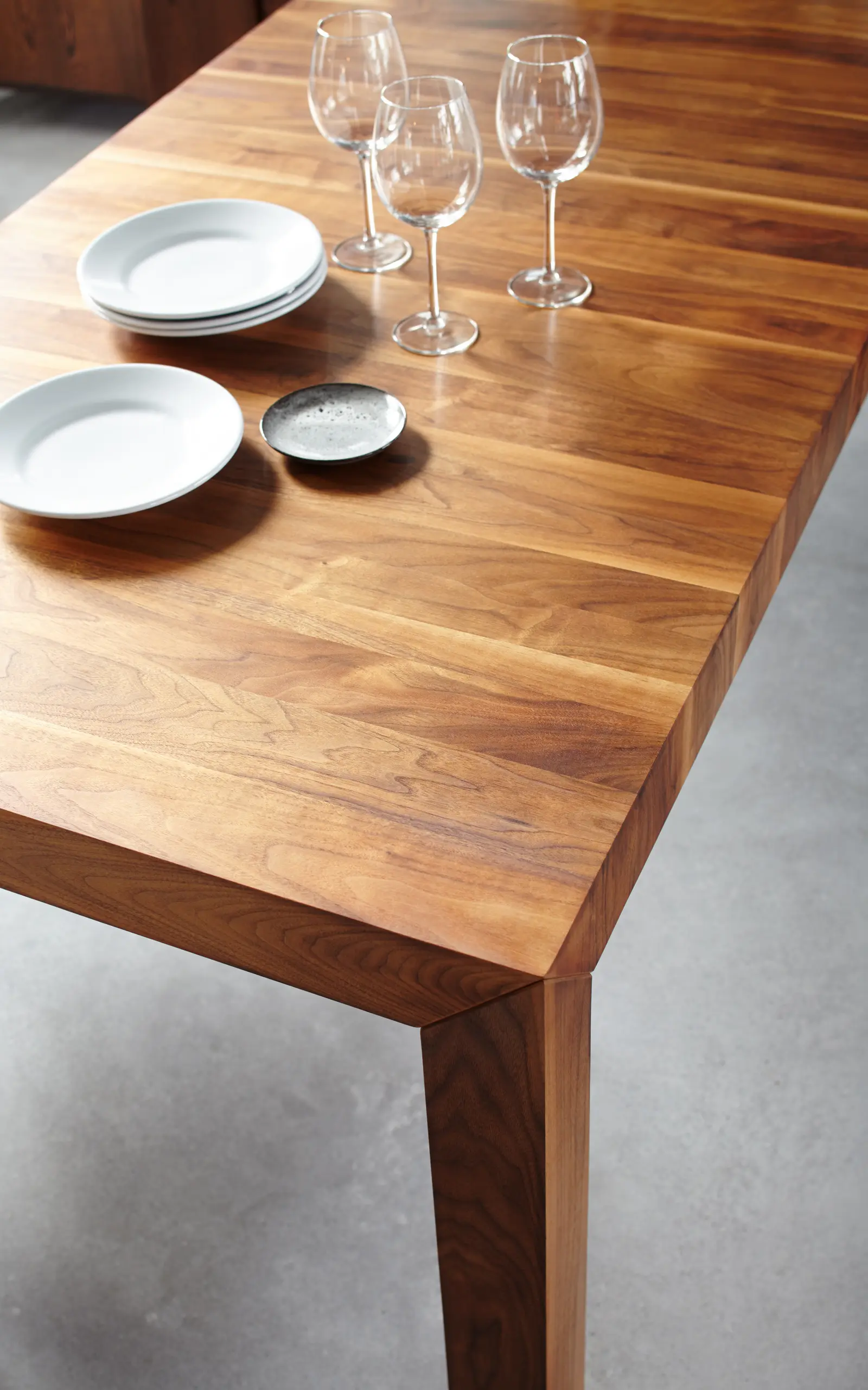 more - Volta | table
