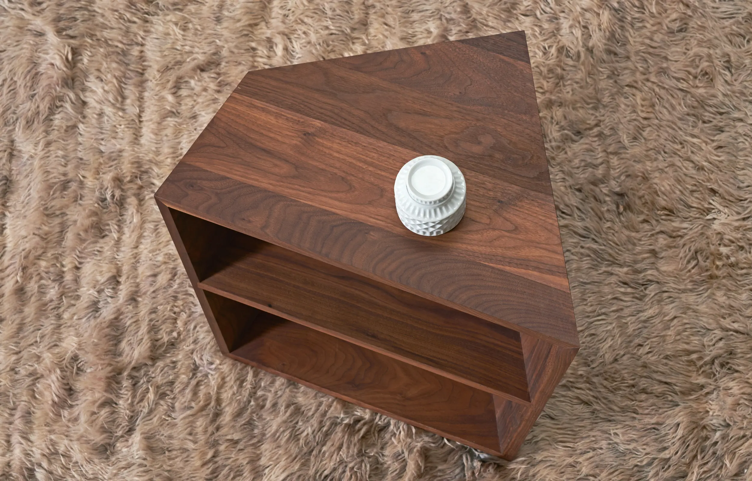 more - Varan | side table