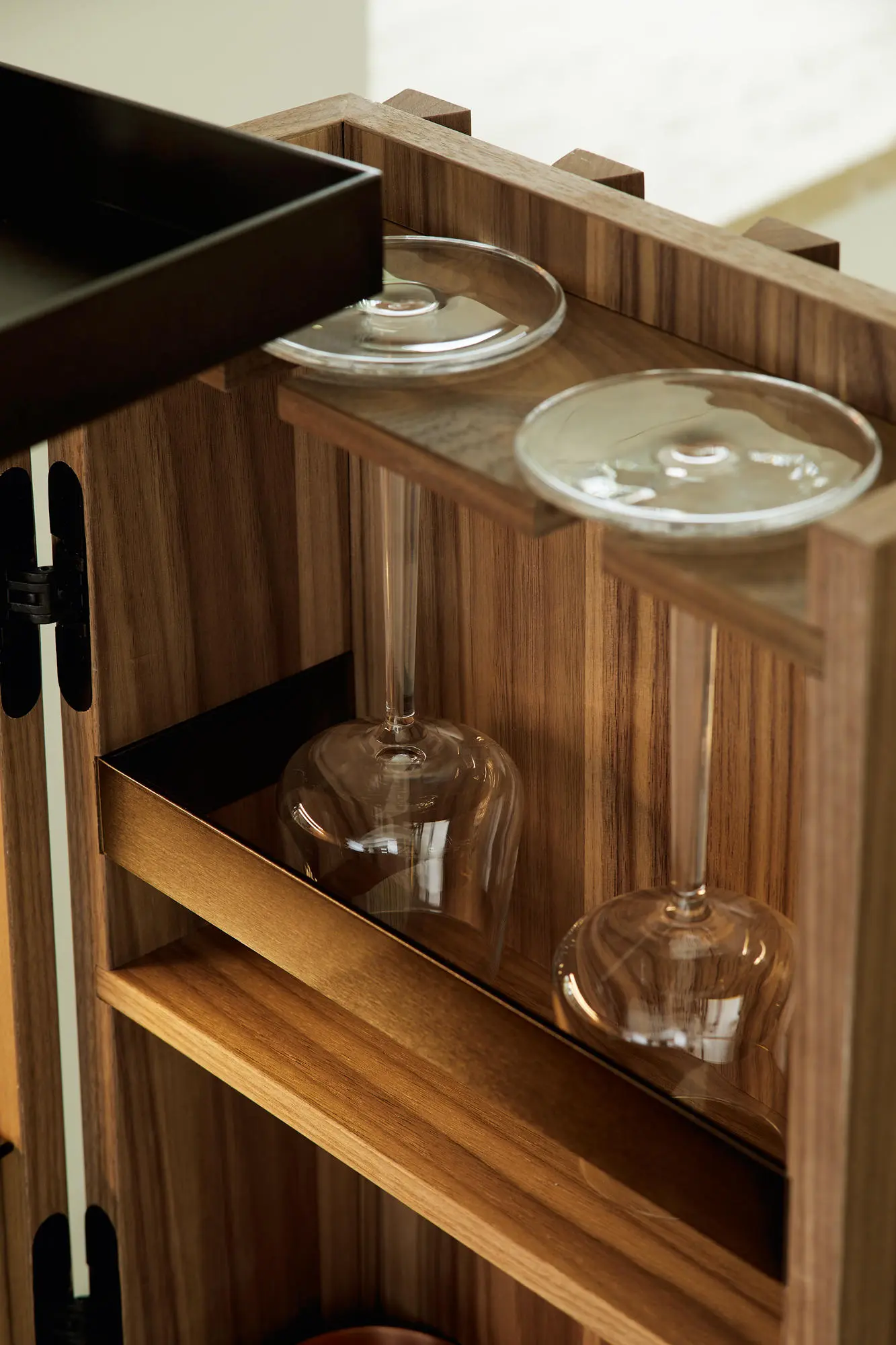 more - Harri | Barschrank