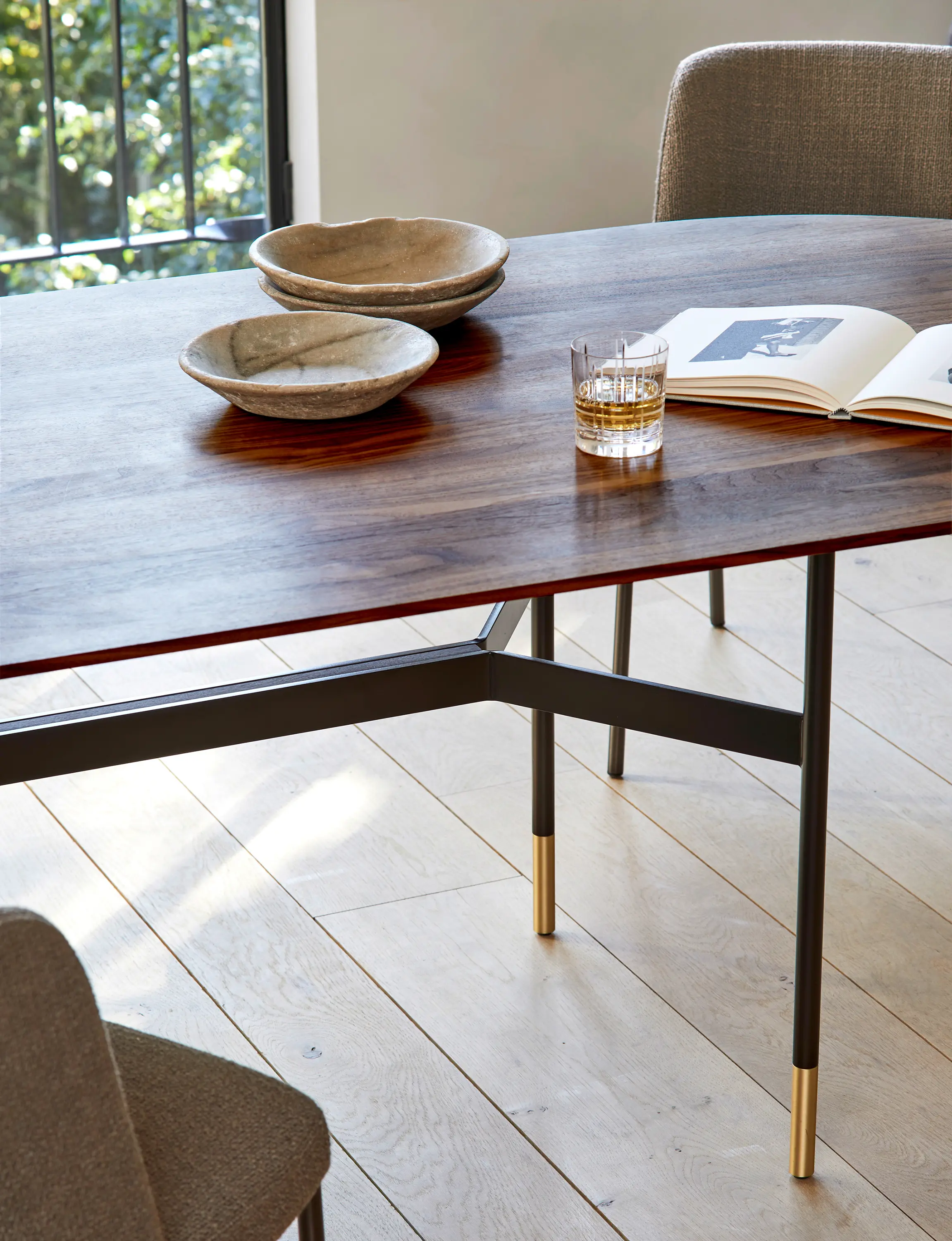 more - Harri | table
