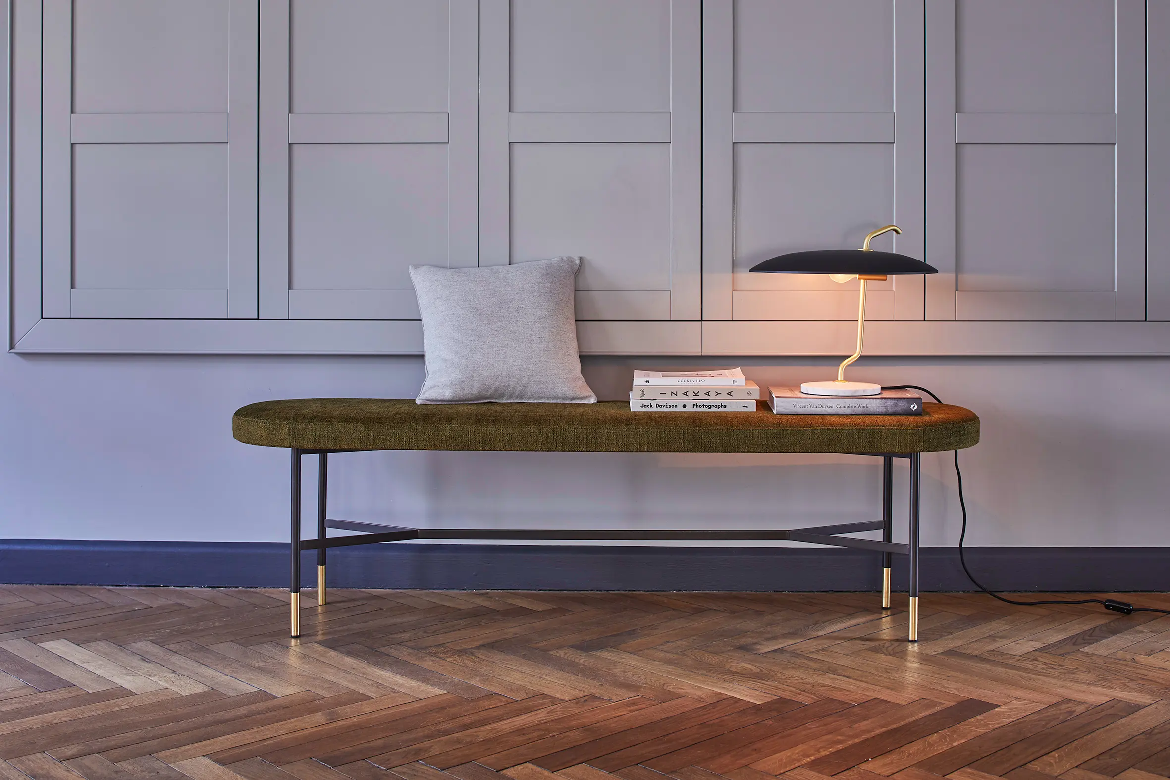 more - Harri | Bench