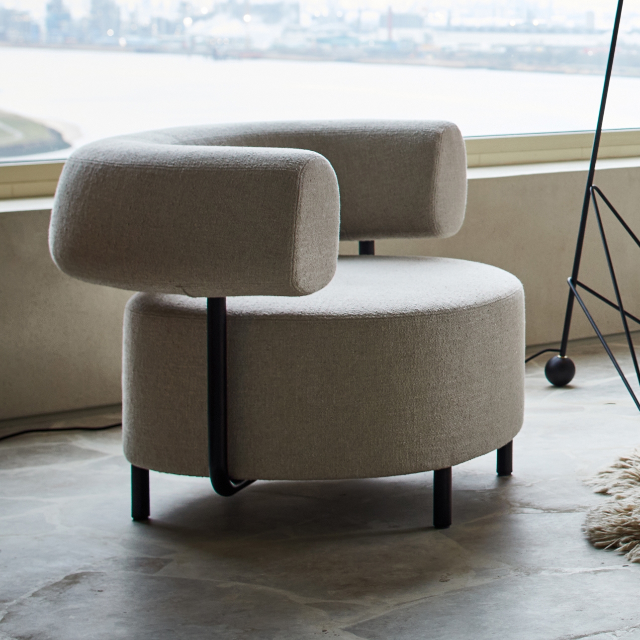 Display product Oso I lounge chair from manufacturer more