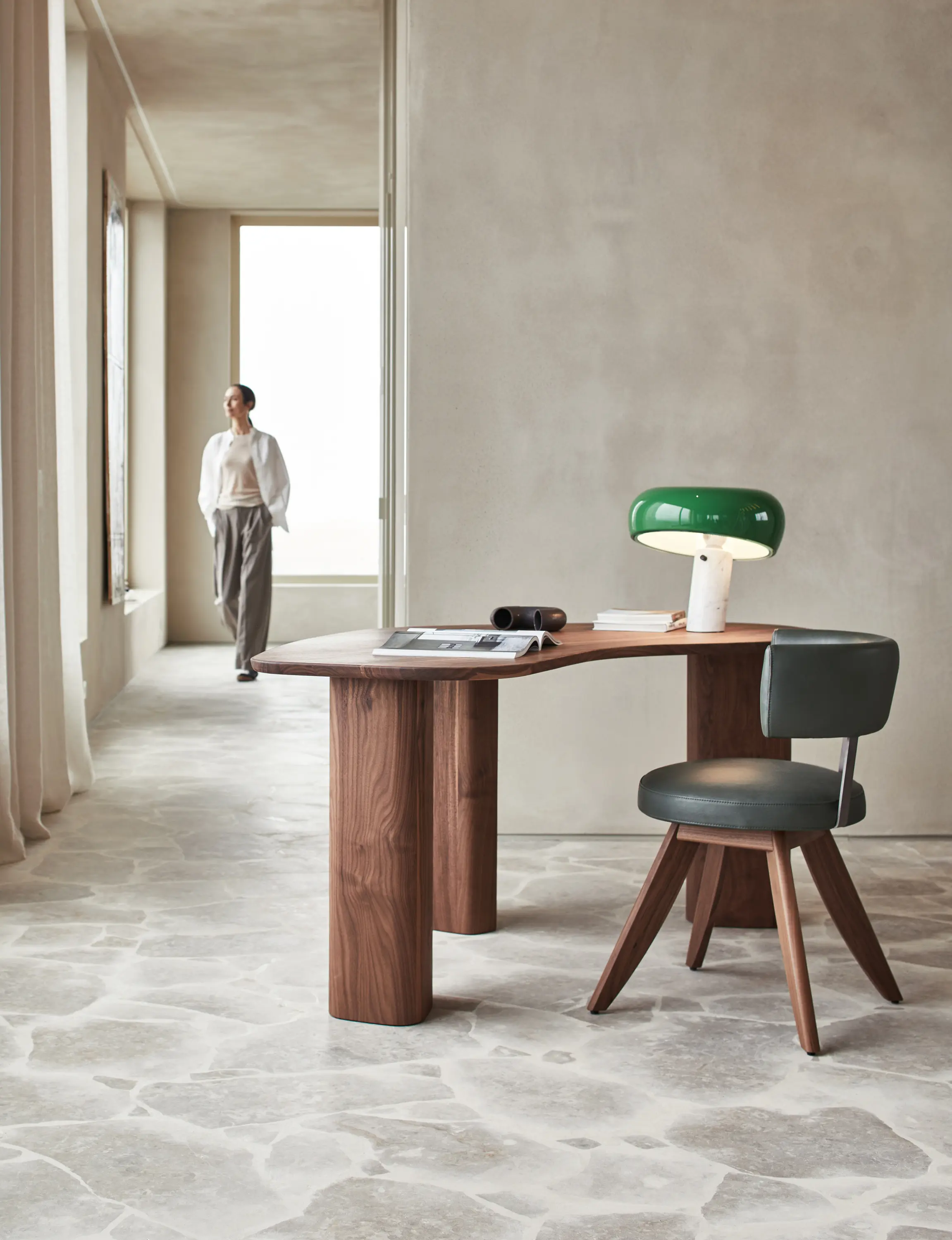 more - Oso I writing desk