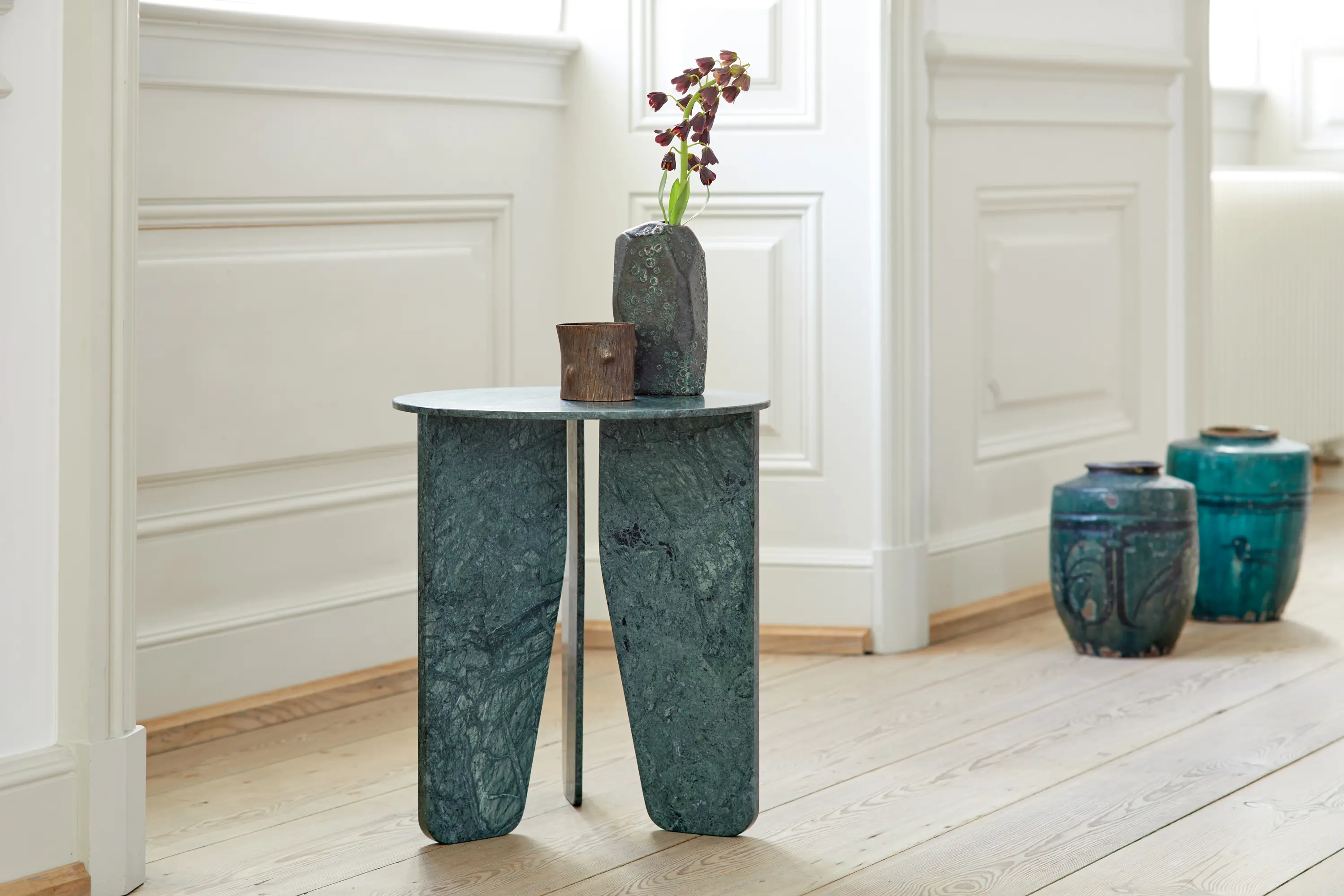 more - Cut I side table