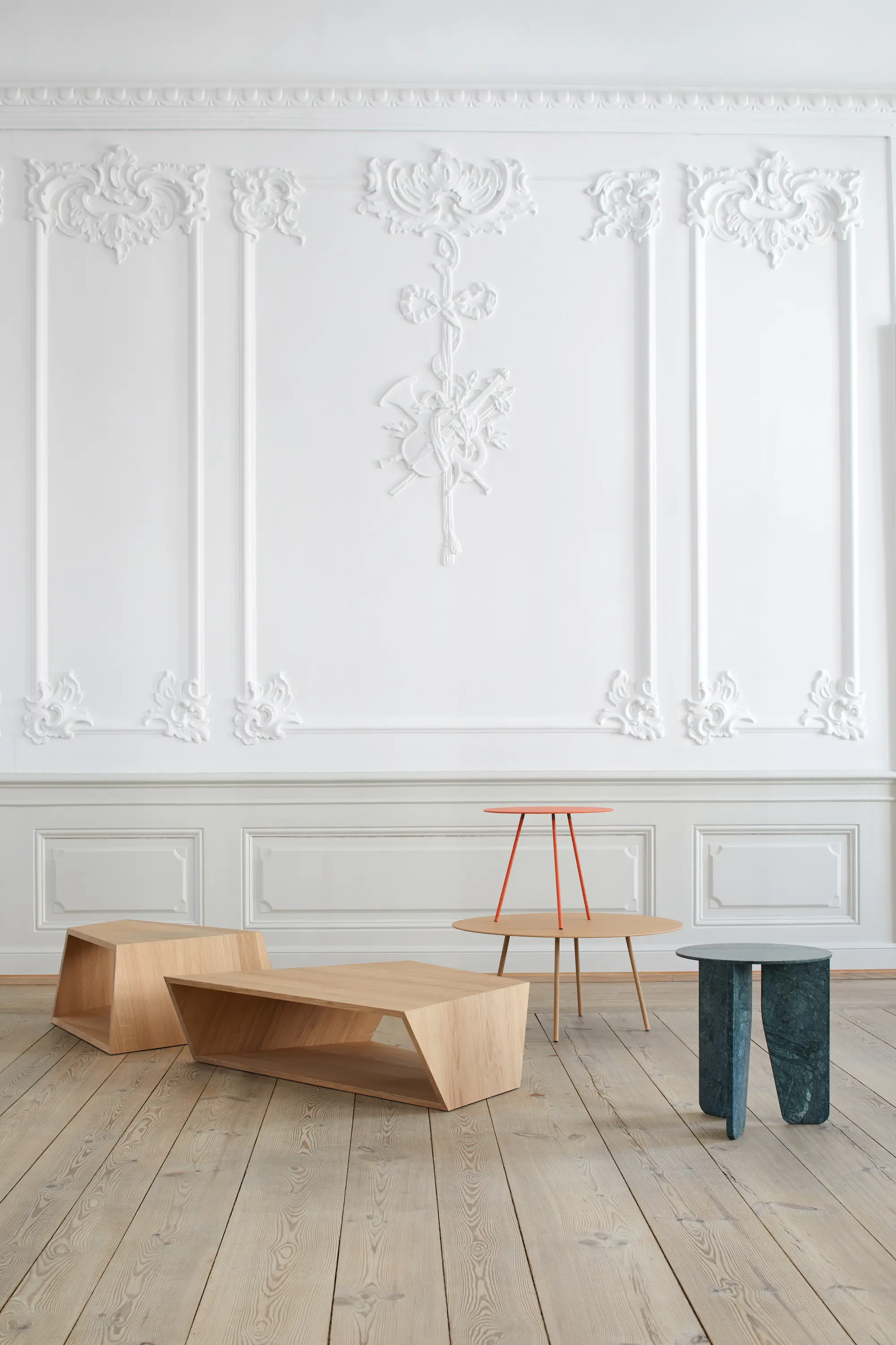 more - Varan I side table