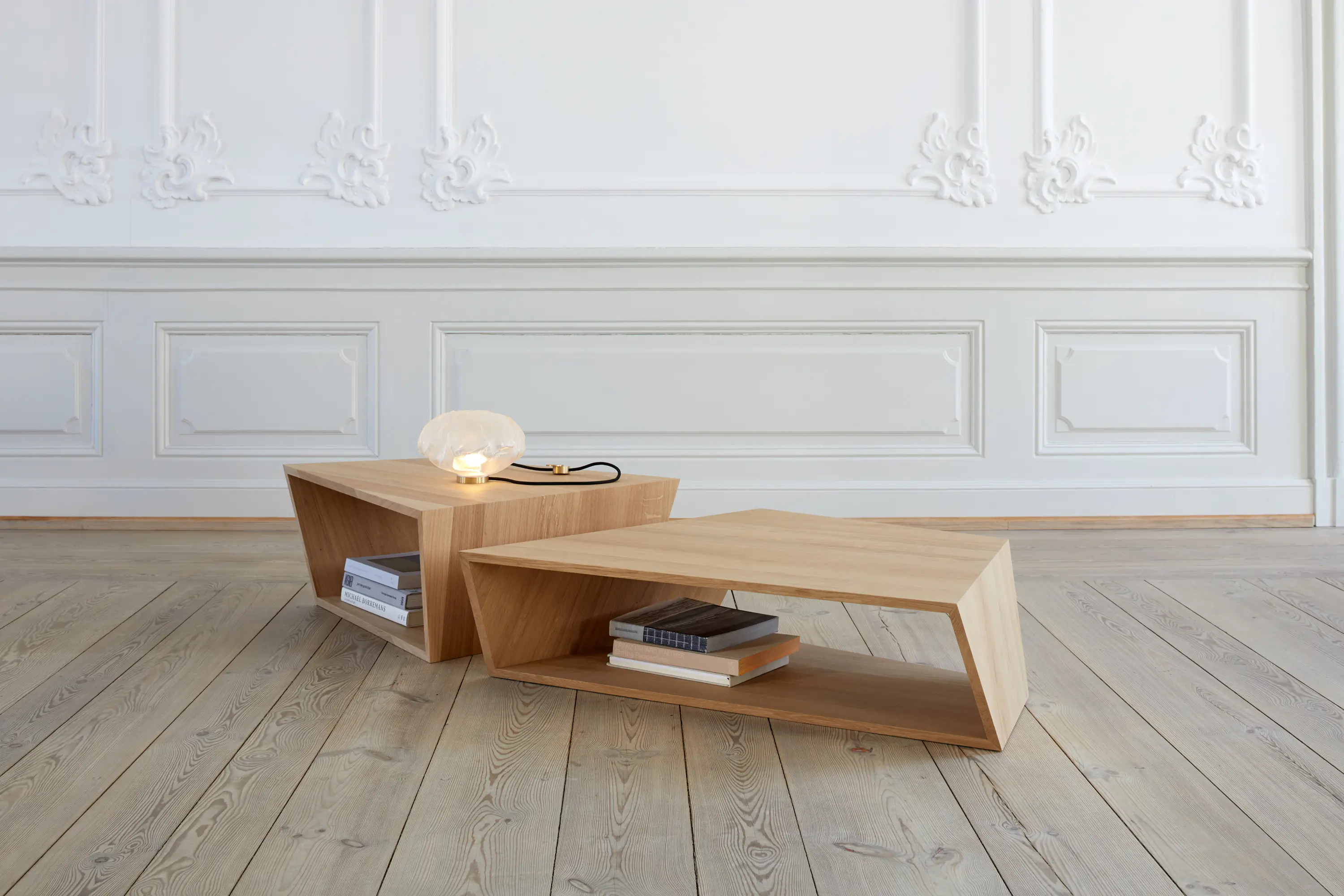 more - Varan I side table