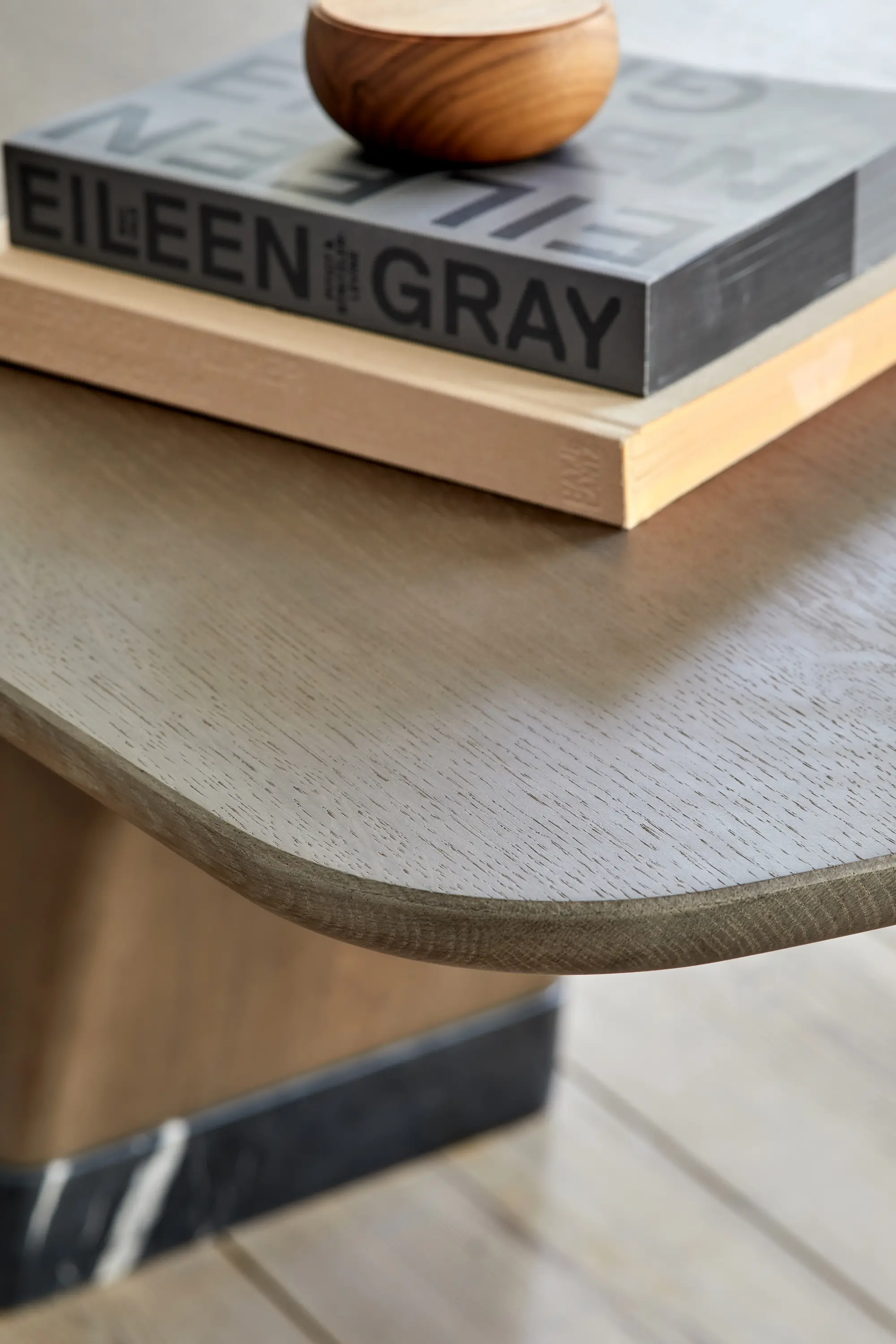 more - Vigo I table