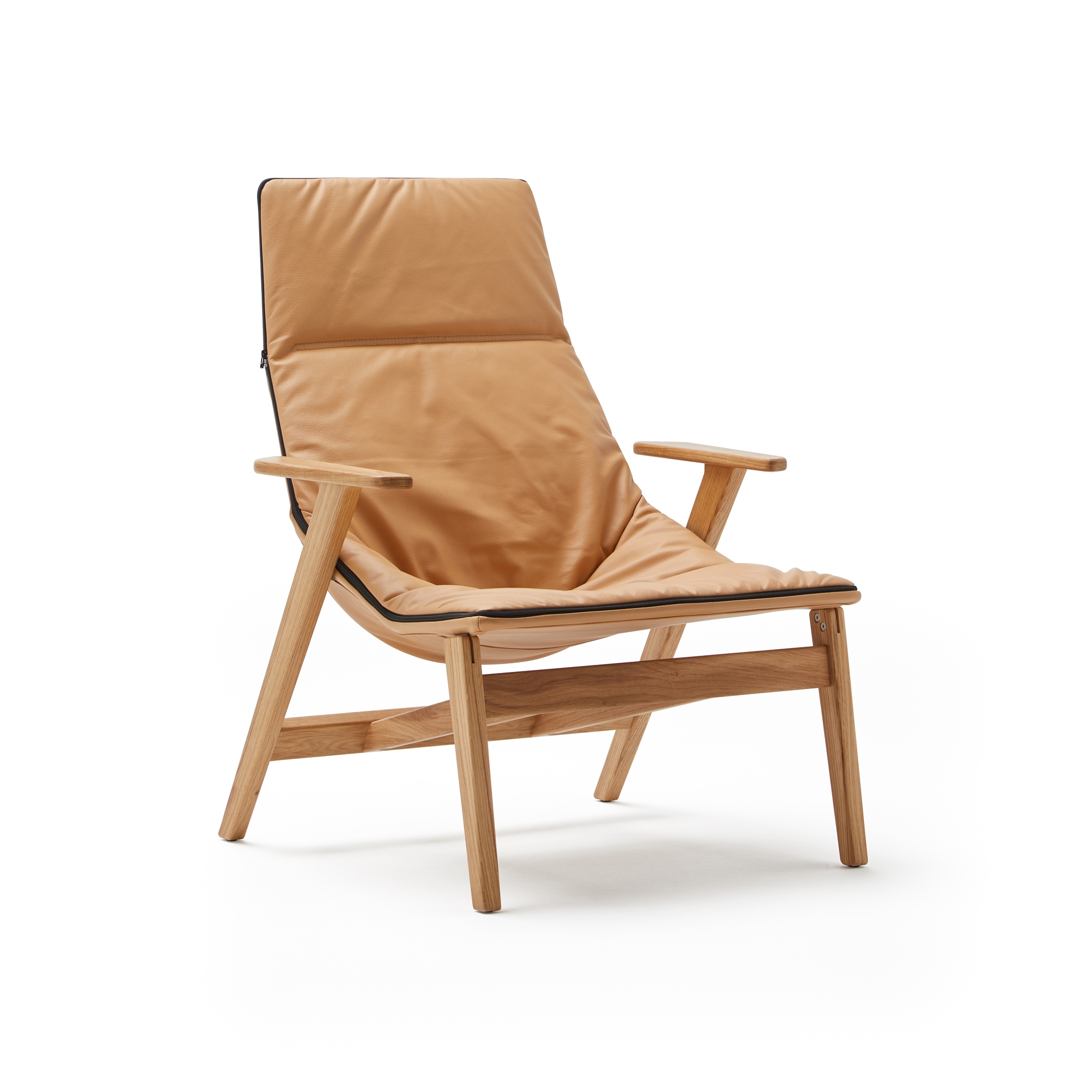 Display product Ace lounge with wooden base & armrest from manufacturer viccarbe
