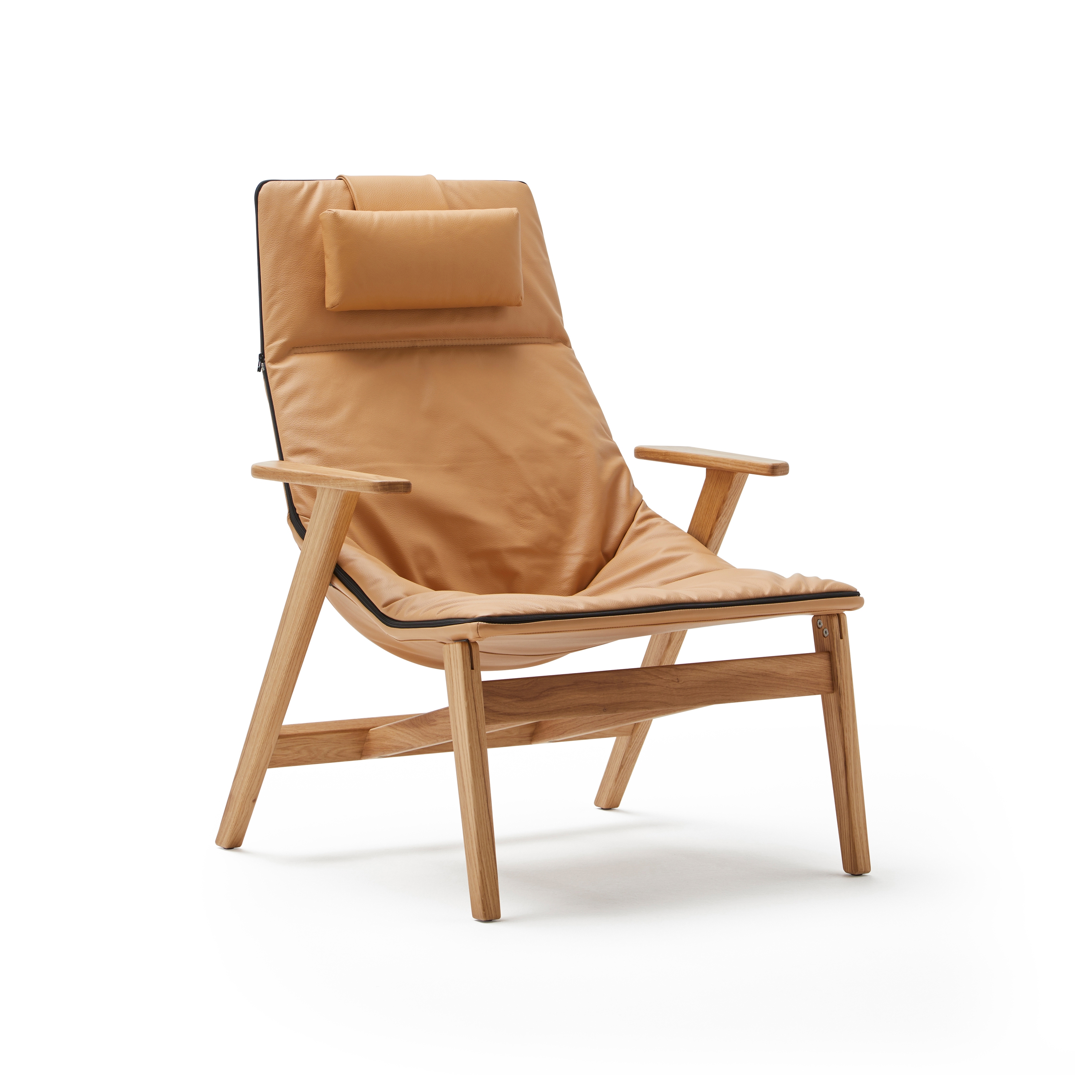 Display product Ace lounge with wooden base, armrest & headrest from manufacturer viccarbe