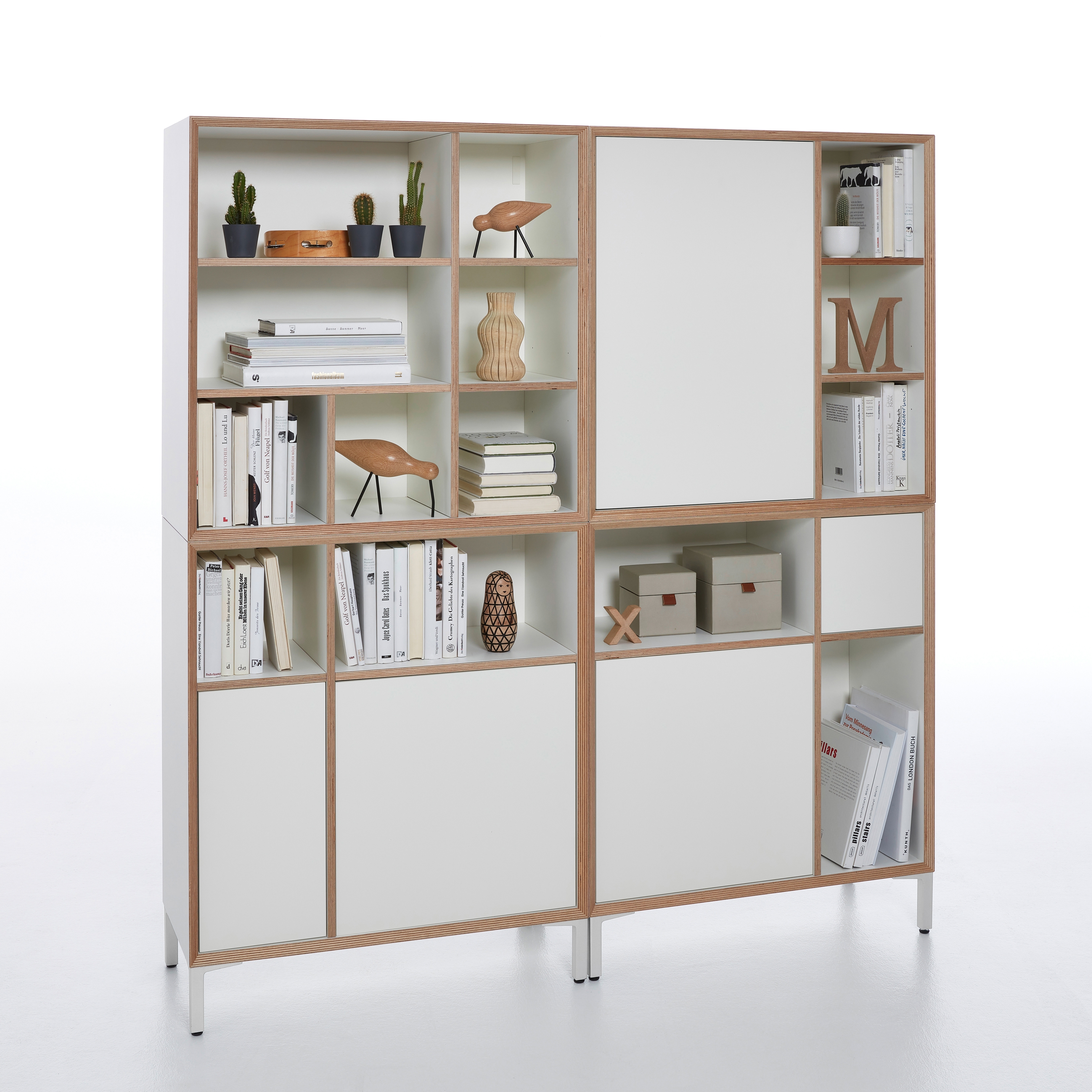 Produkt Vertiko with metal base des Herstellers Müller small living anzeigen