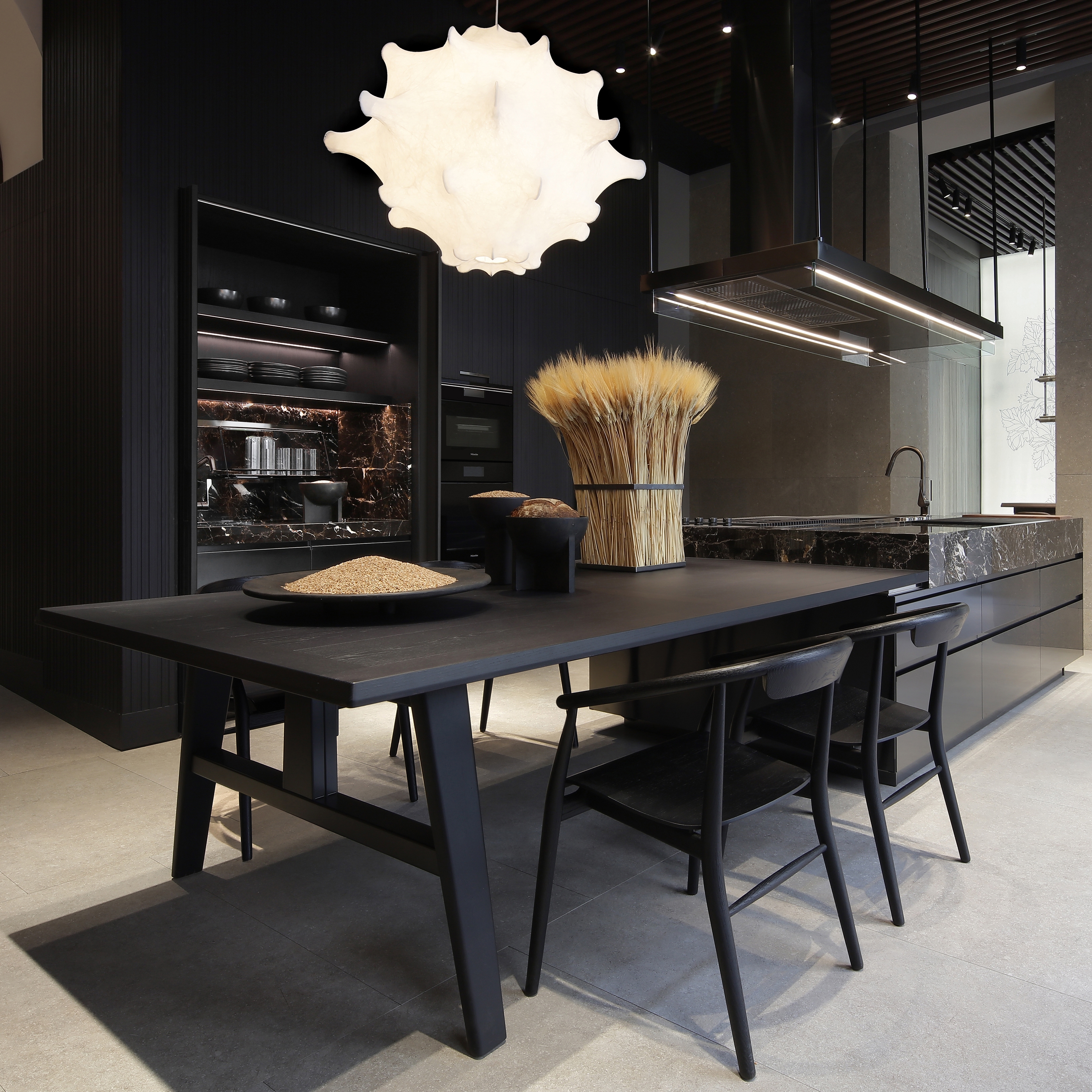 Convivium, Built-in Table