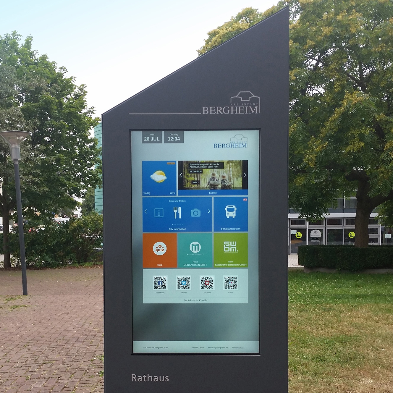 DIGITAL SIGNAGE