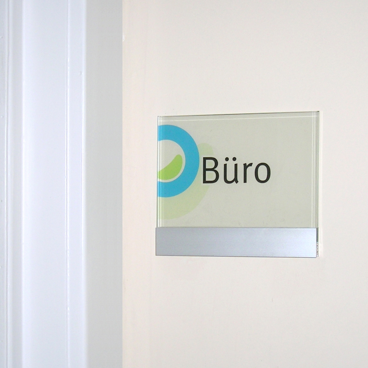 Afficher le produit Doorplate glass TNT du fabricant Meng Informationstechnik