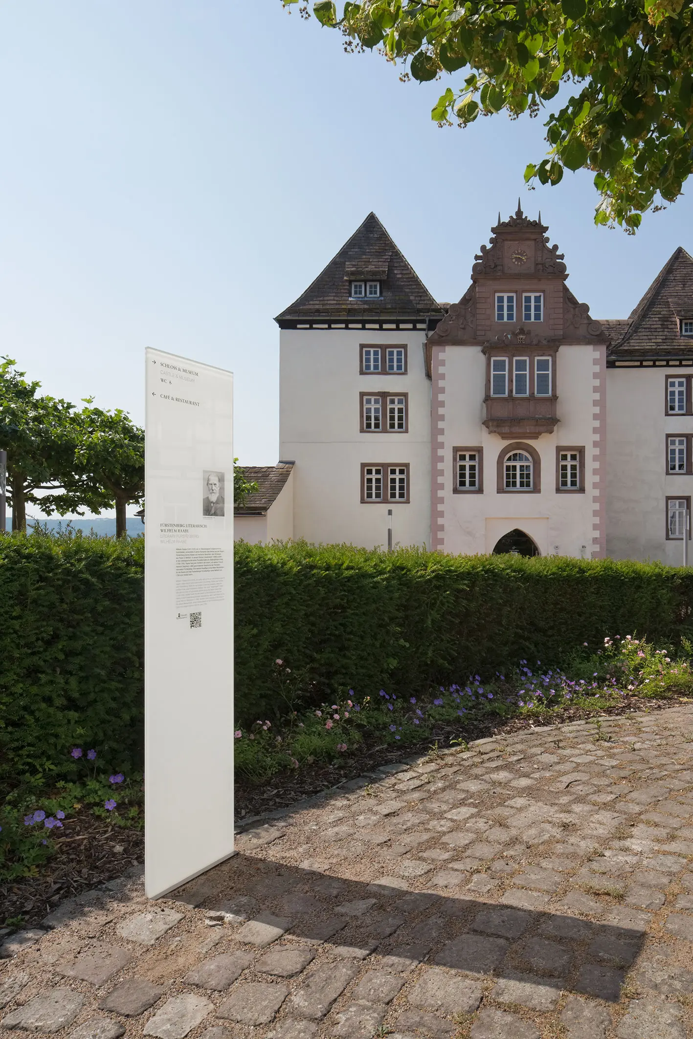 Meng Informationstechnik - Glass steles TA