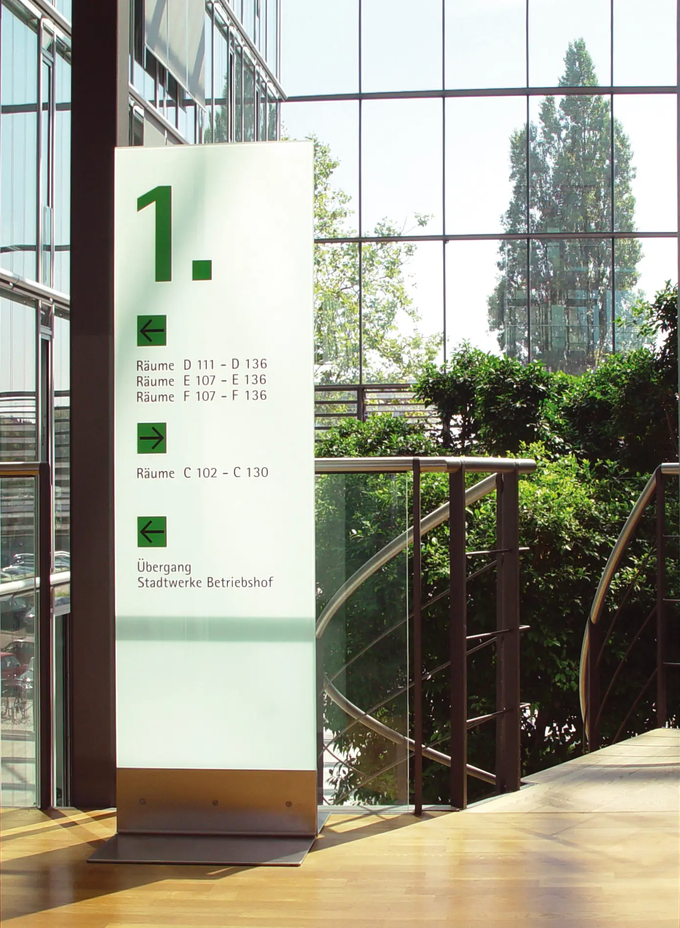 Meng Informationstechnik - Overview glass freestanding TM