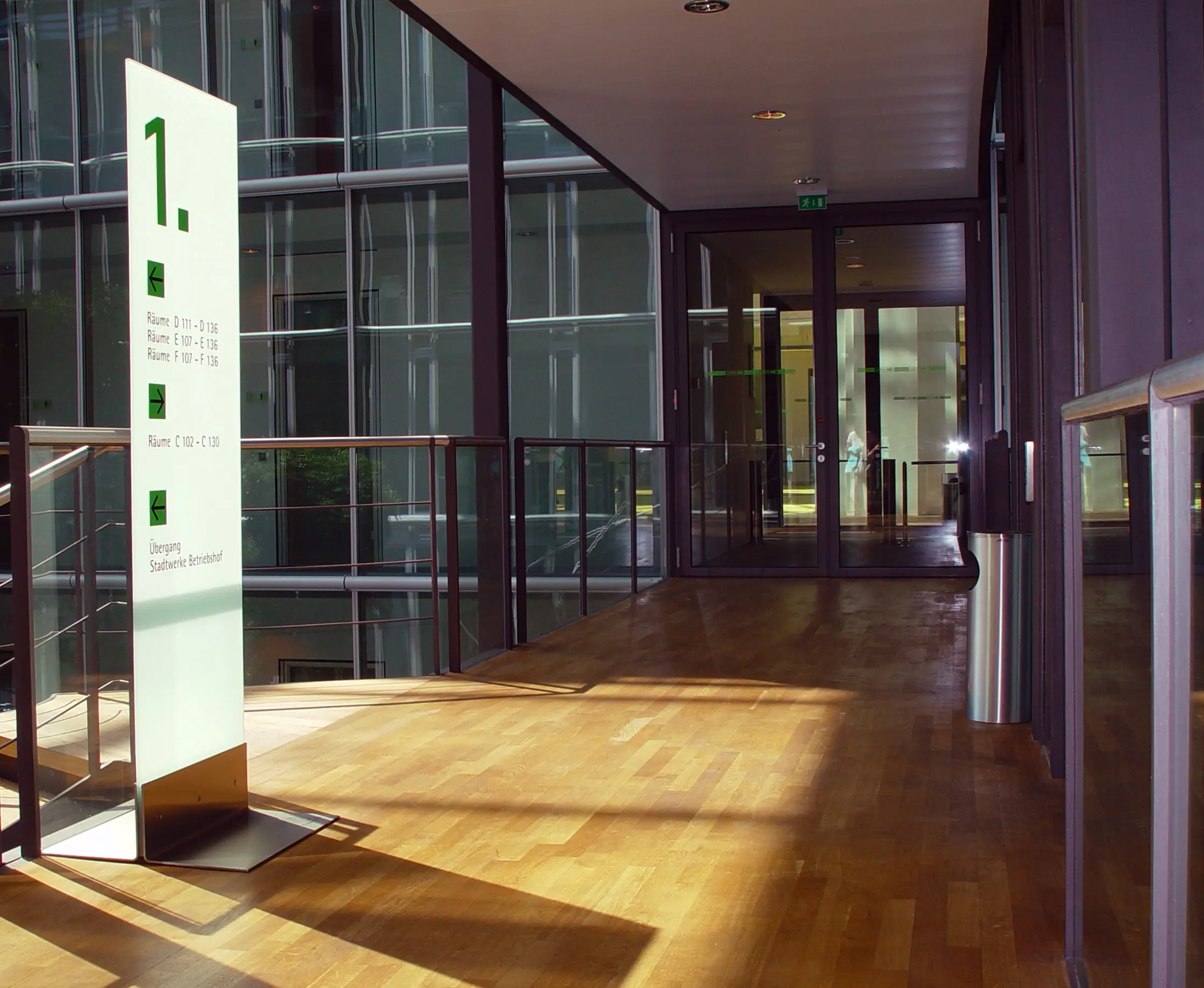 Meng Informationstechnik - Overview glass freestanding TM