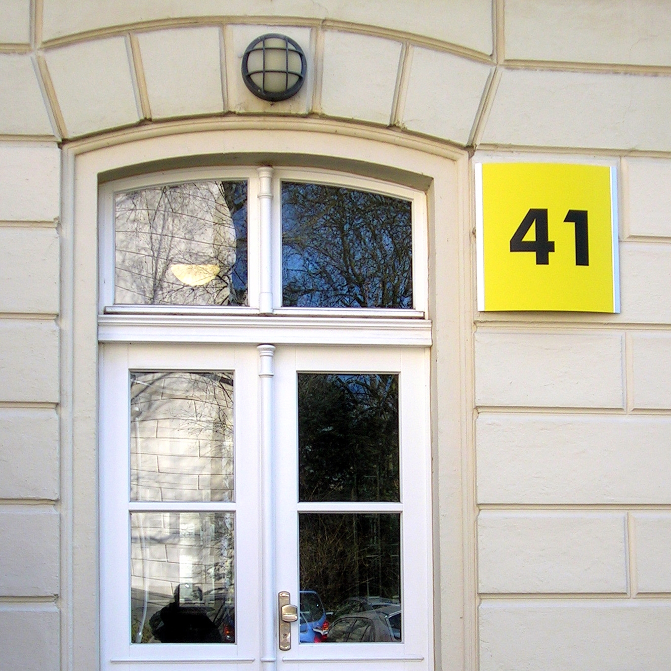Mostra il prodotto Signpost wall mounted SW del produttore Meng Informationstechnik