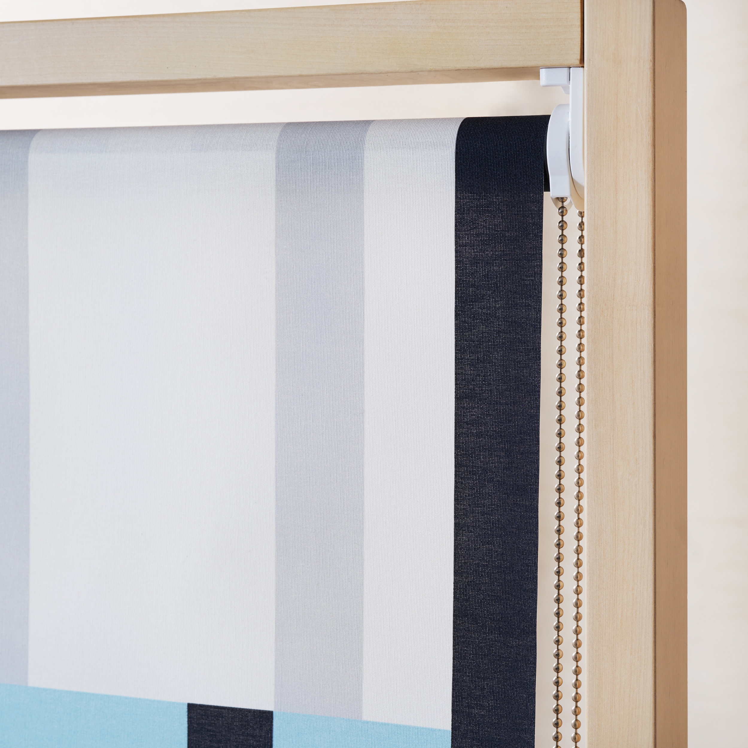 Afficher le produit Roller Blinds | Chain command du fabricant Ann Idstein
