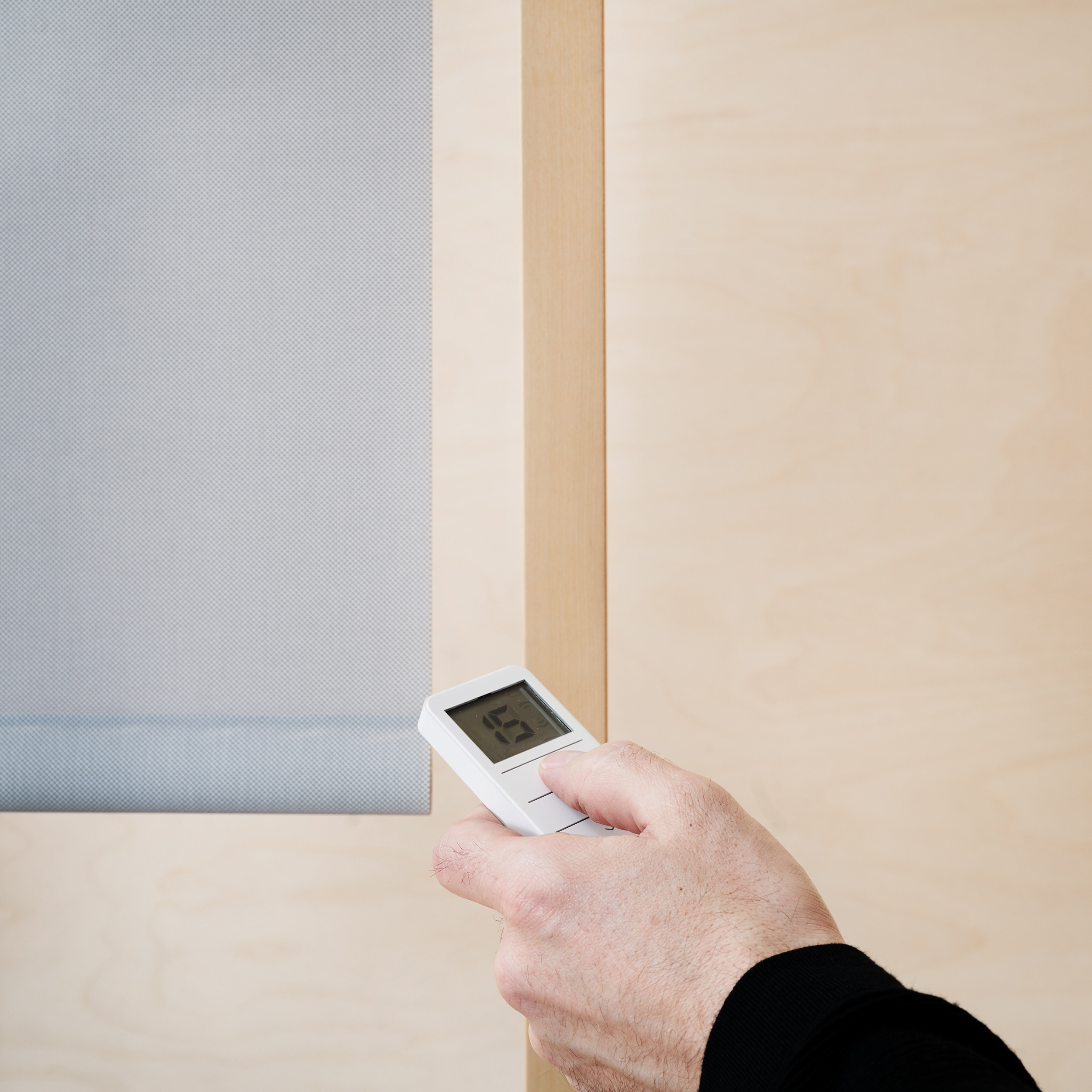 Afficher le produit Roller Blinds | Motorized du fabricant Ann Idstein