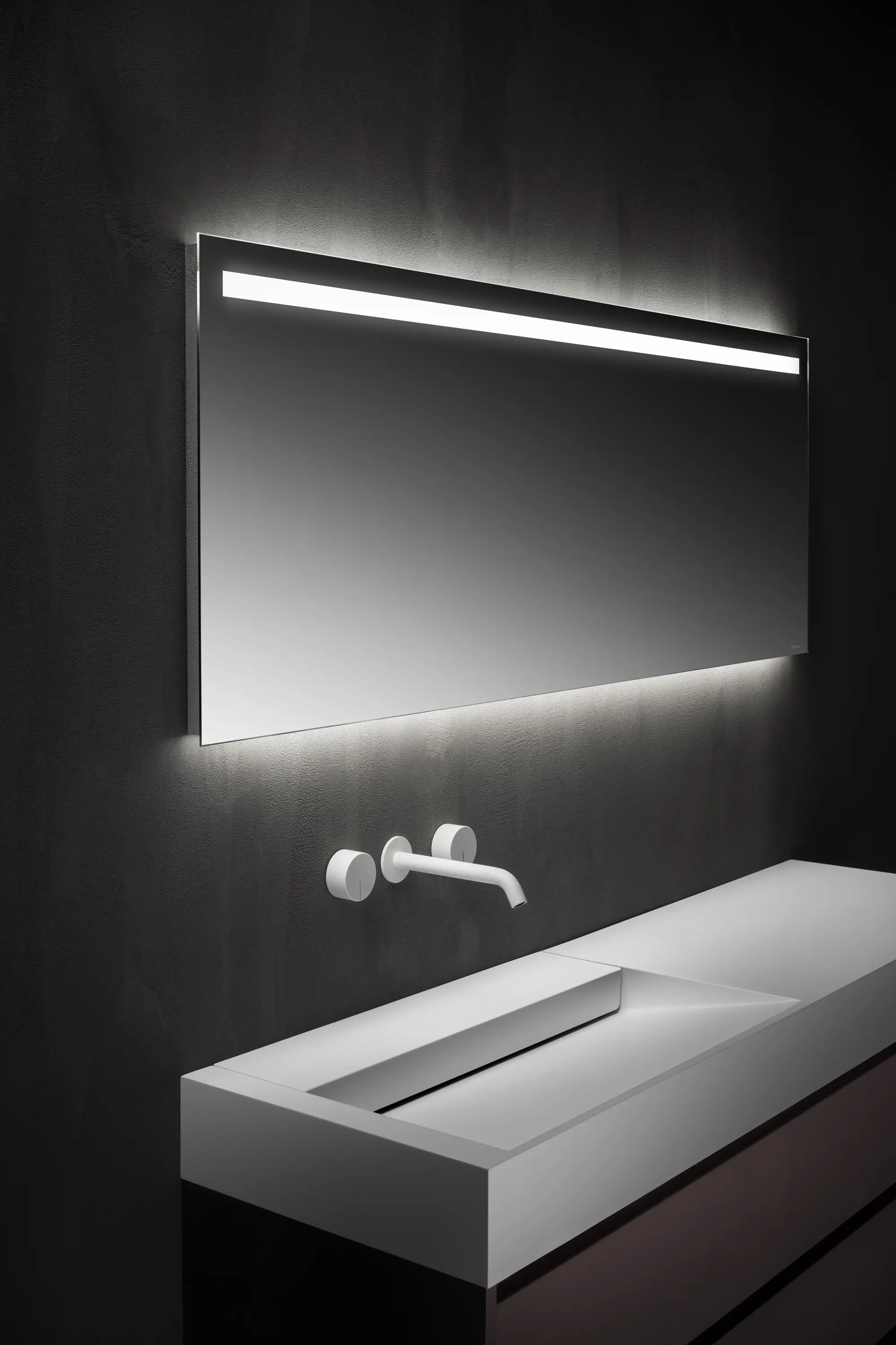 Falper - Specchi a filo lucido con illuminazione frontale led