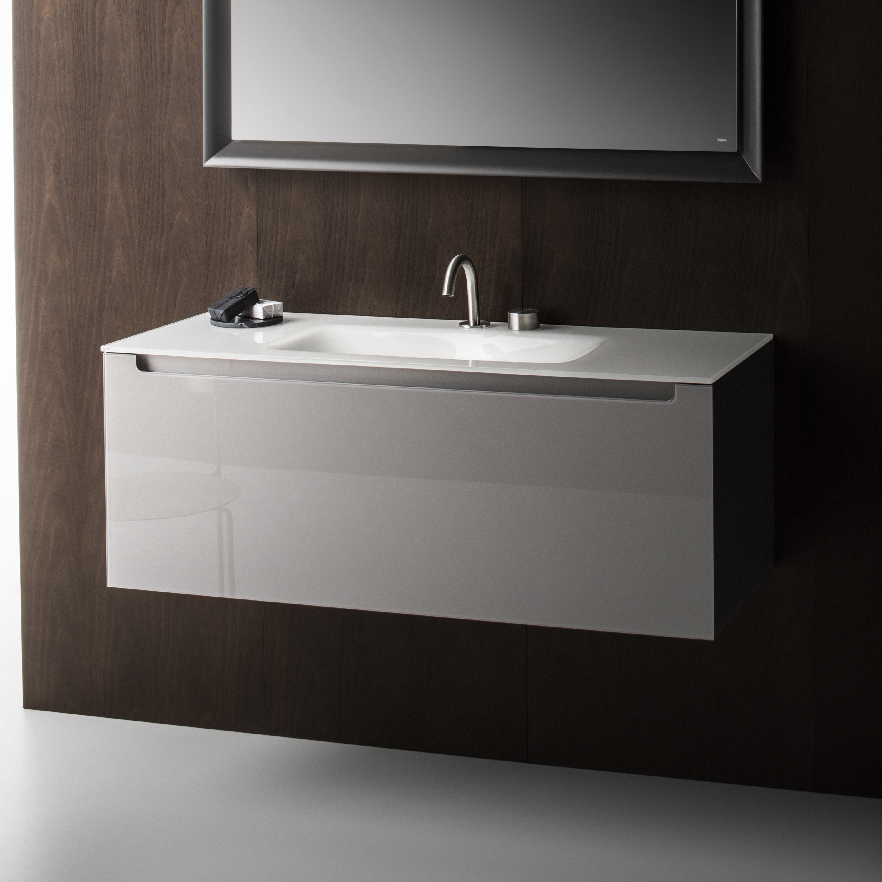 Display product Edge Glass from manufacturer Falper