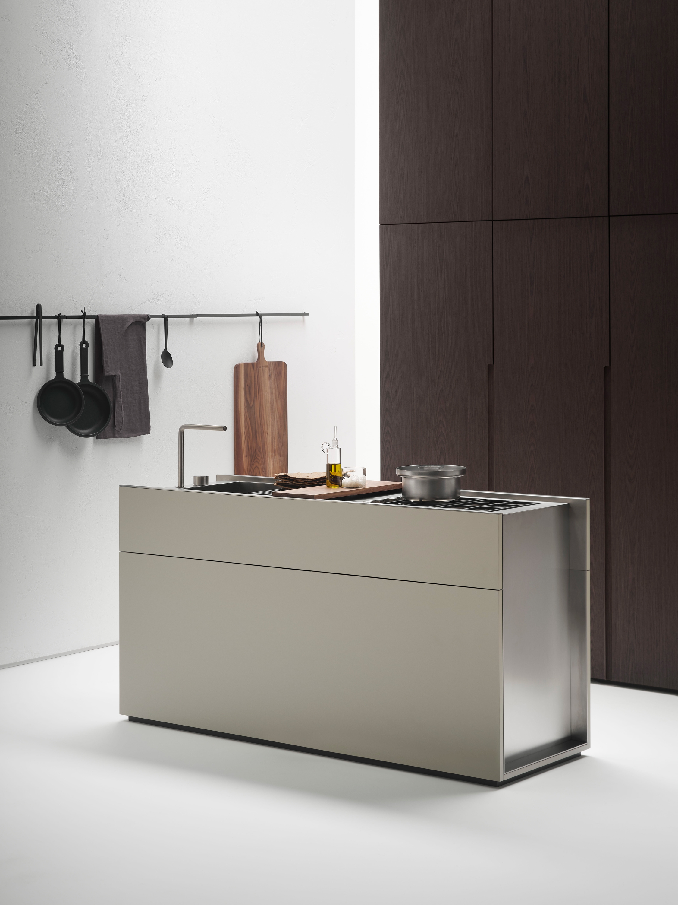 Mostra il prodotto SMALL LIVING KITCHENS ISOLA MODEL 1 del produttore Falper