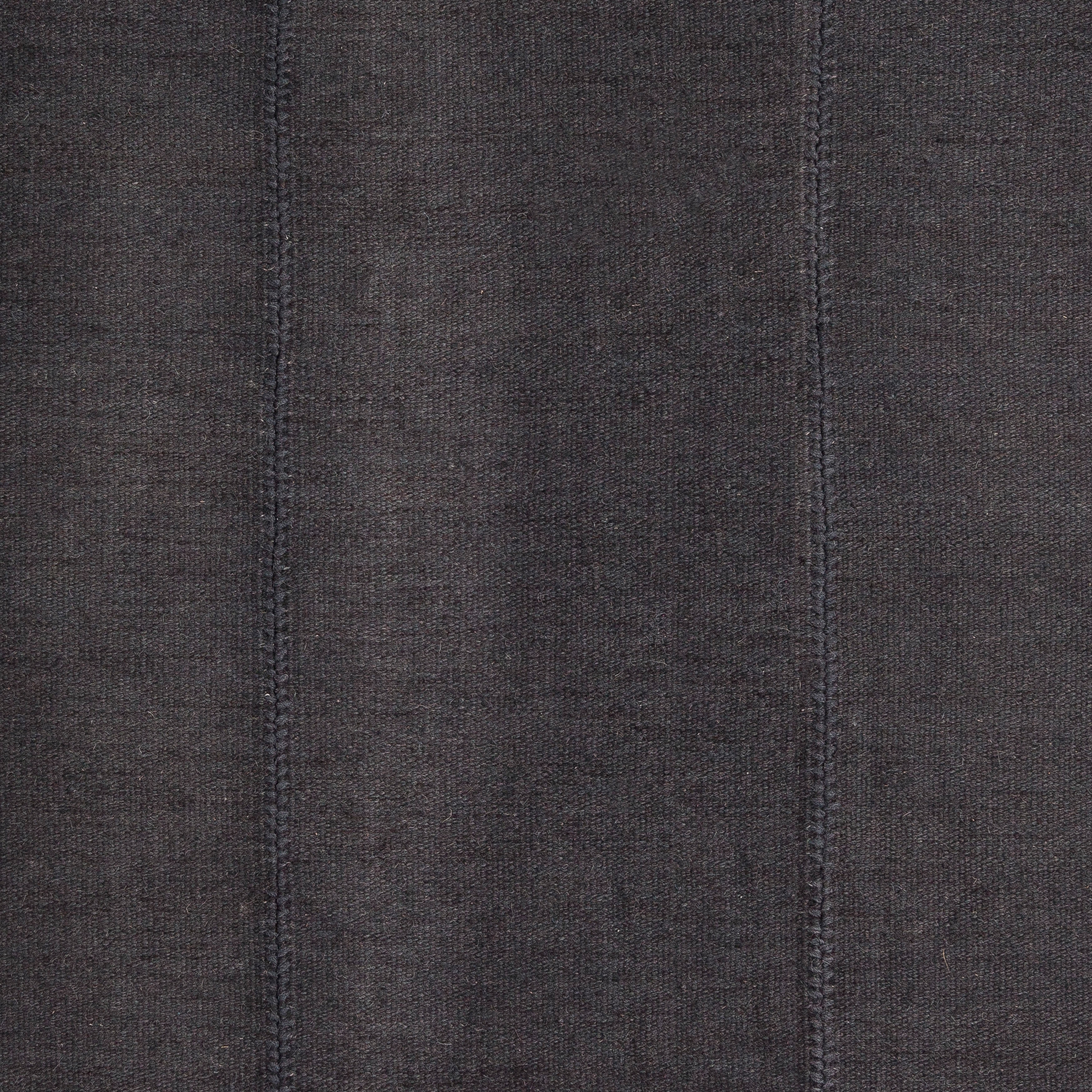 Mia Navy